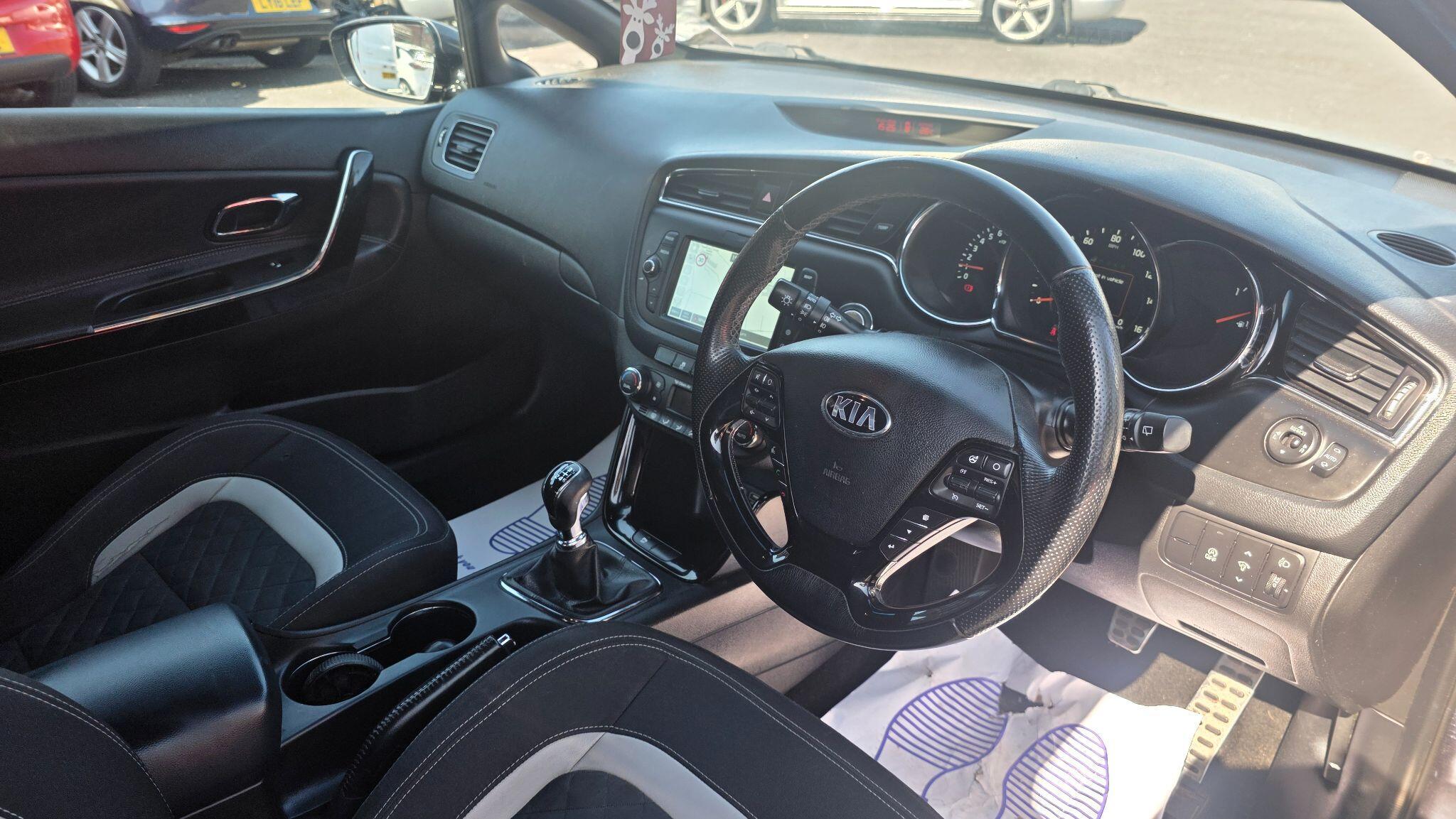 Kia ProCeed - Image 11