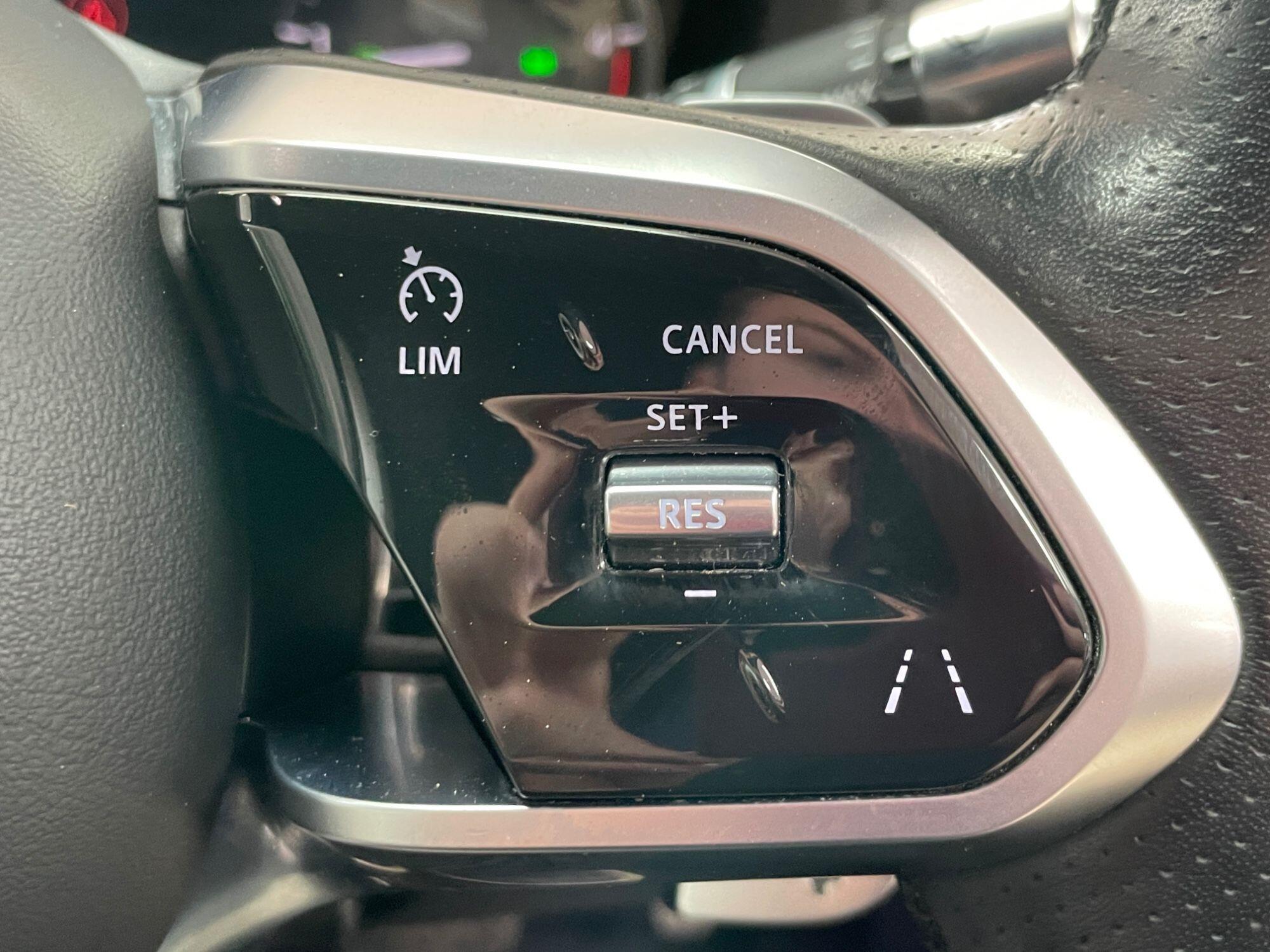 Jaguar XE - Image 36