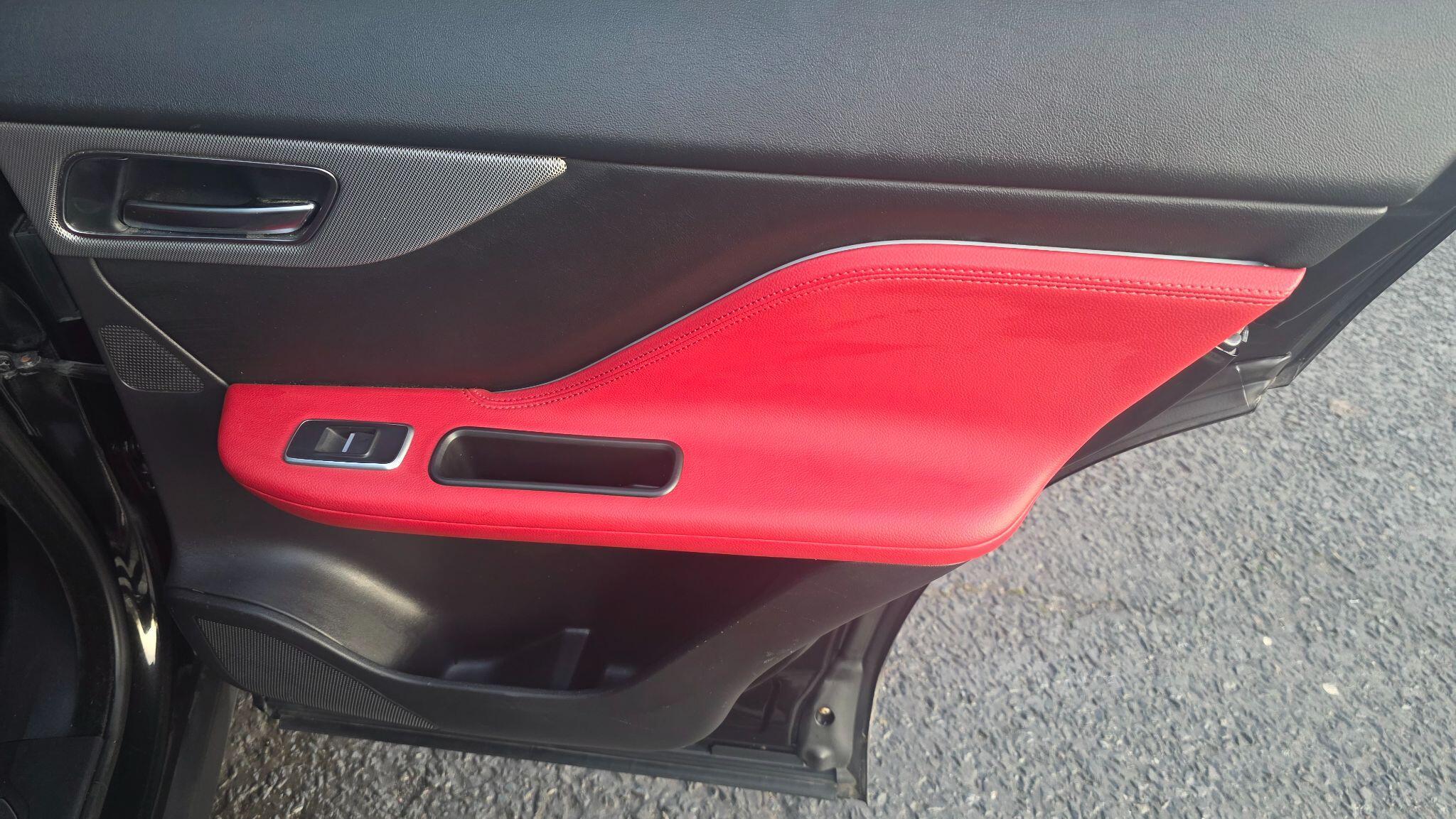 Jaguar F-Pace - Image 44