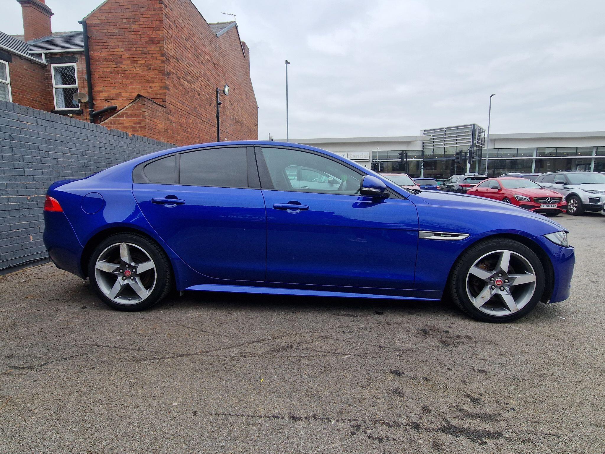 Jaguar XE - Image 7