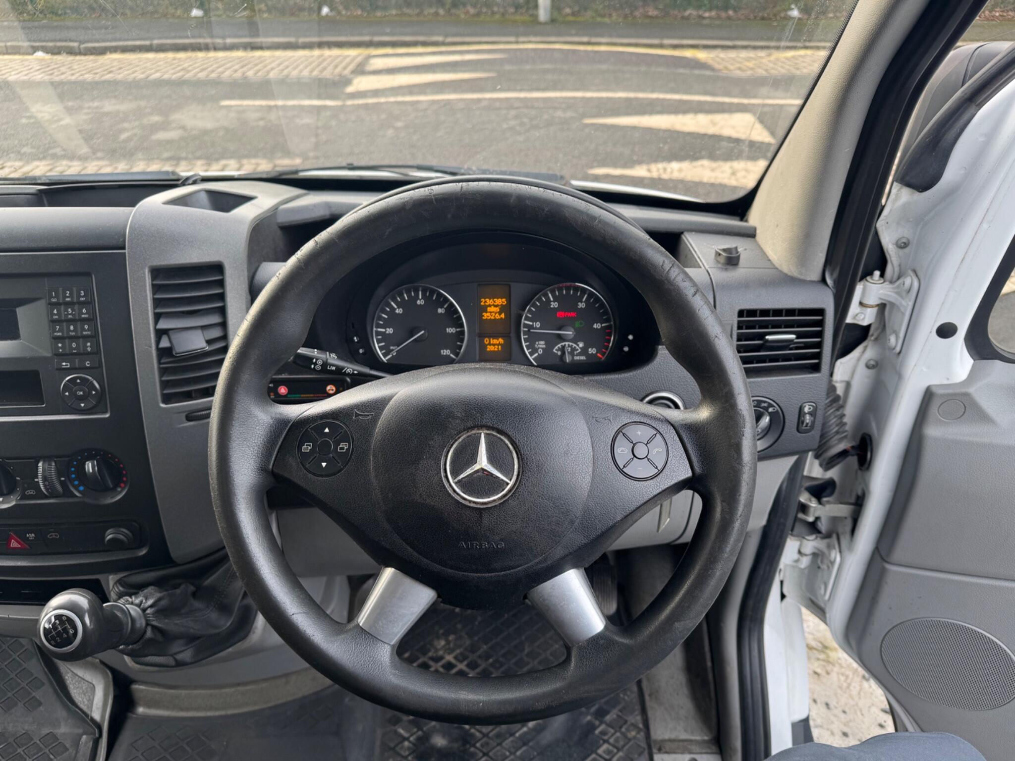 Mercedes Sprinter - Image 11
