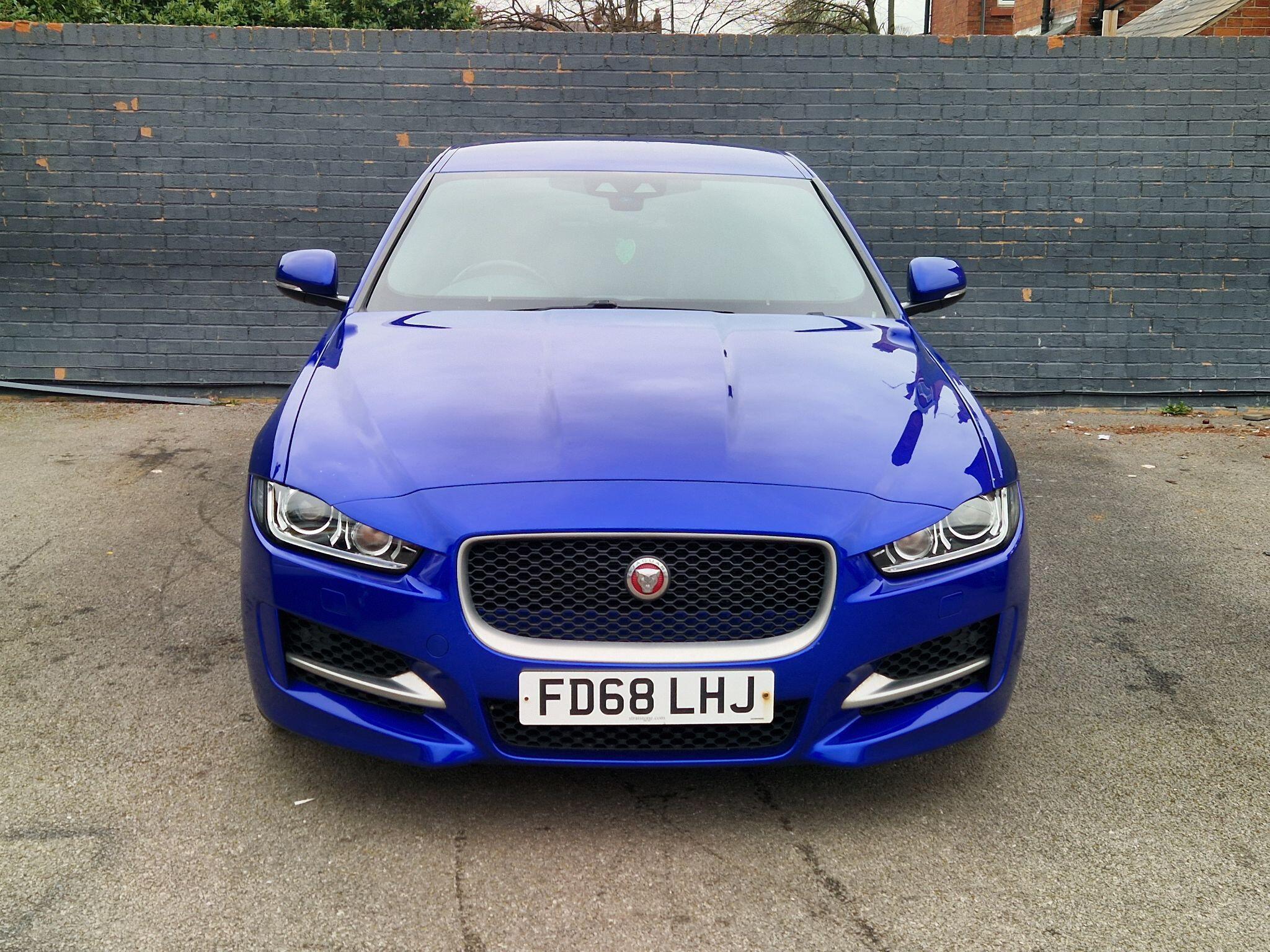 Jaguar XE - Image 4