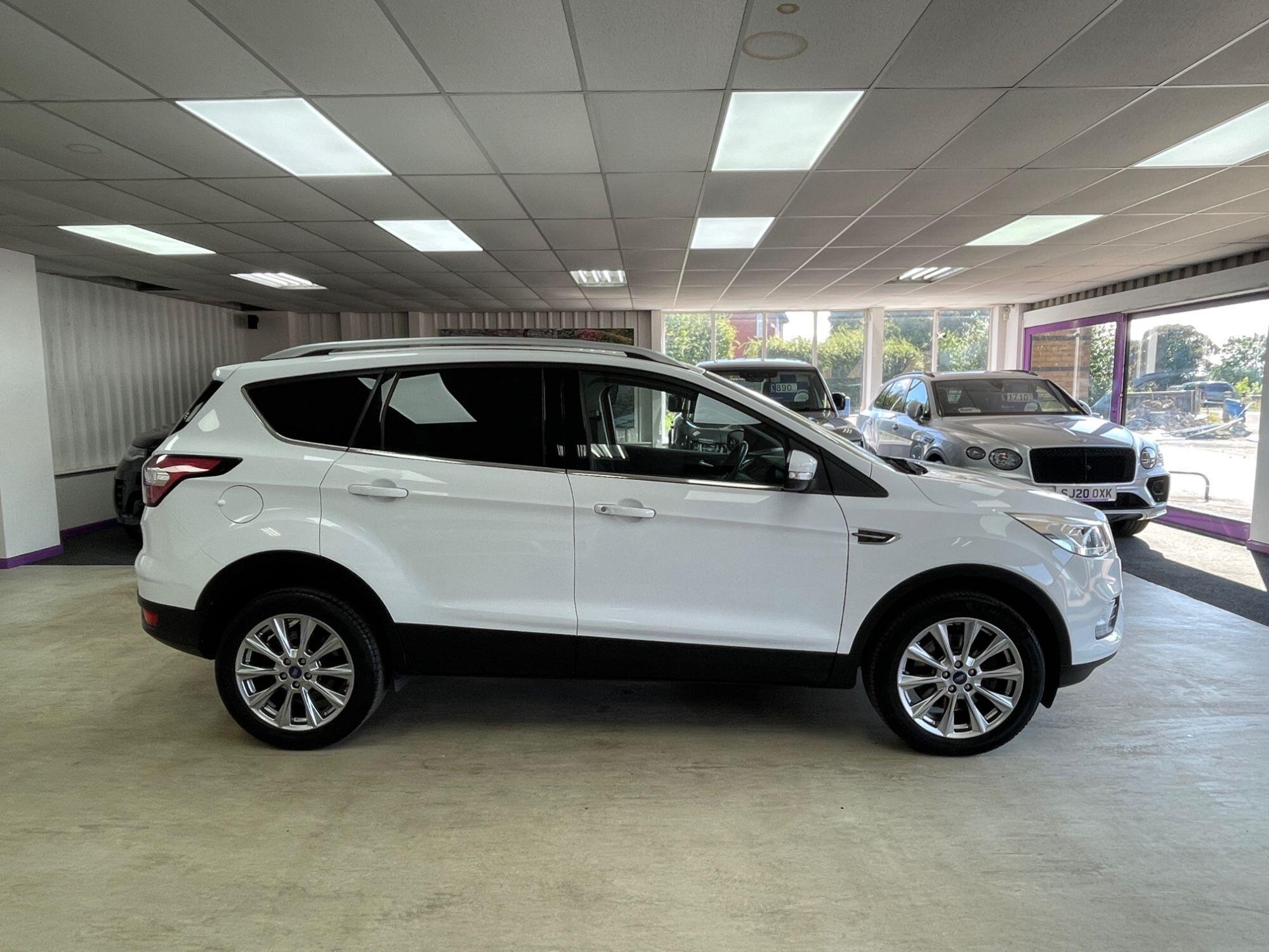 Ford Kuga - Image 12