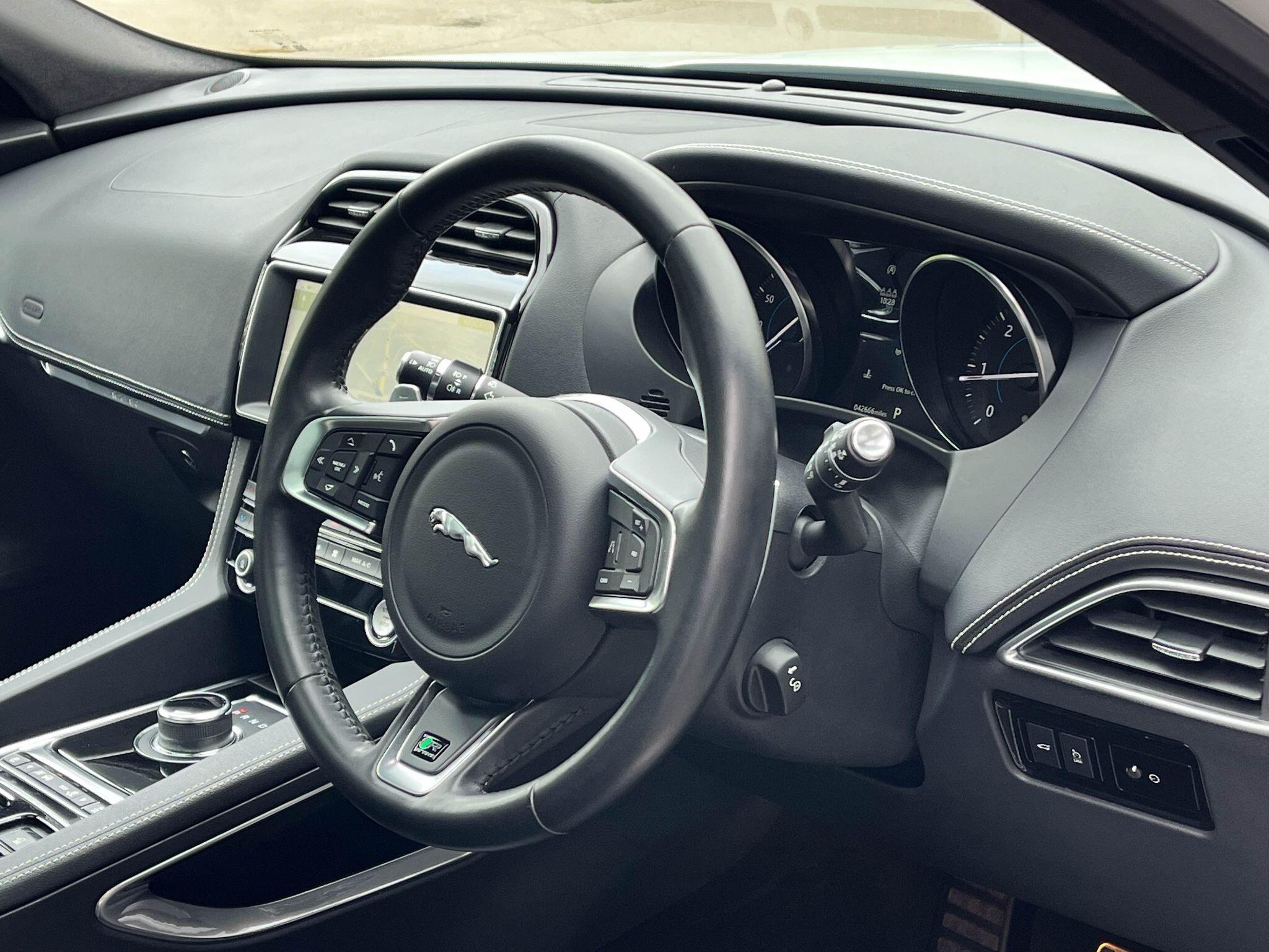 Jaguar F-Pace - Image 9