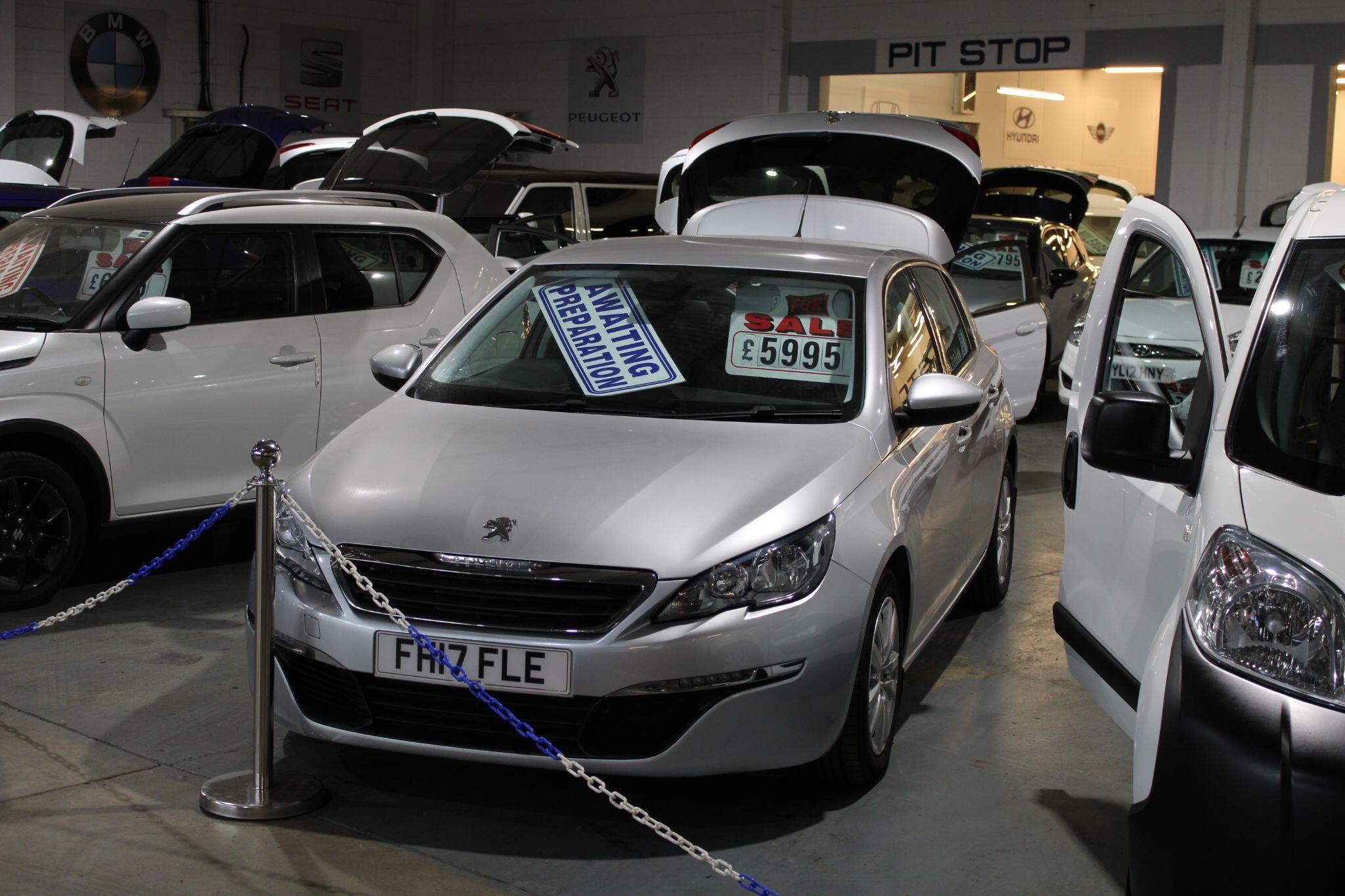Peugeot 308 - Image 2