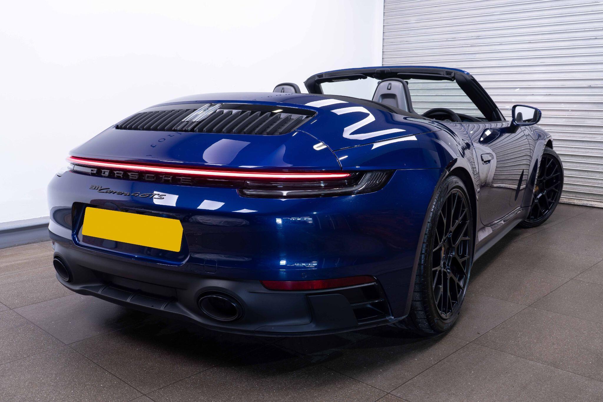Porsche 911 - Image 6