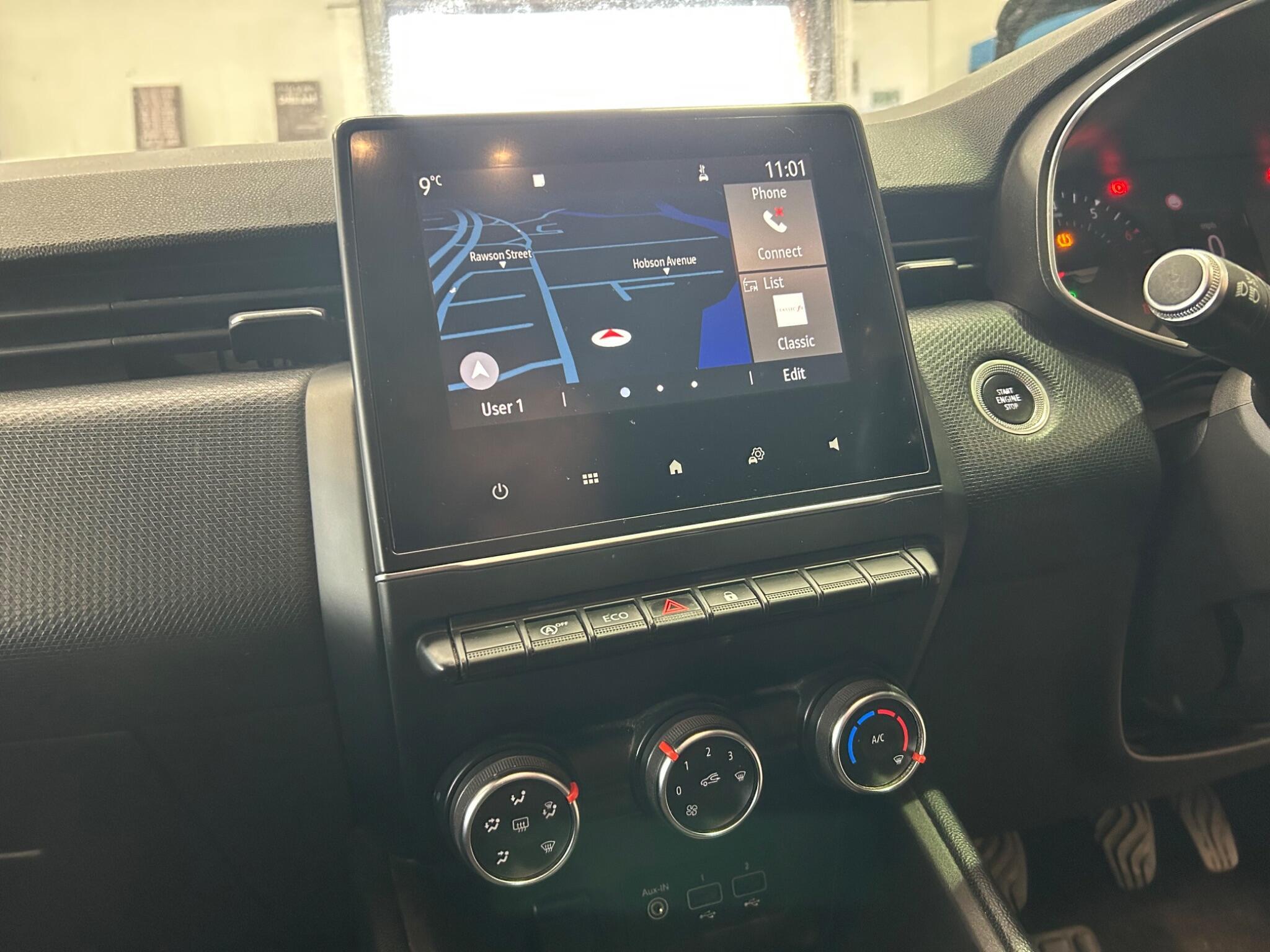 Renault Clio - Image 23