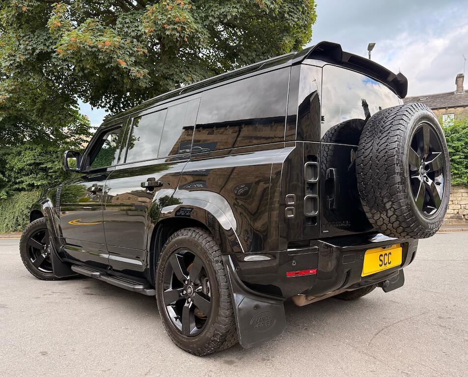 Land Rover Defender 110 - Image 10
