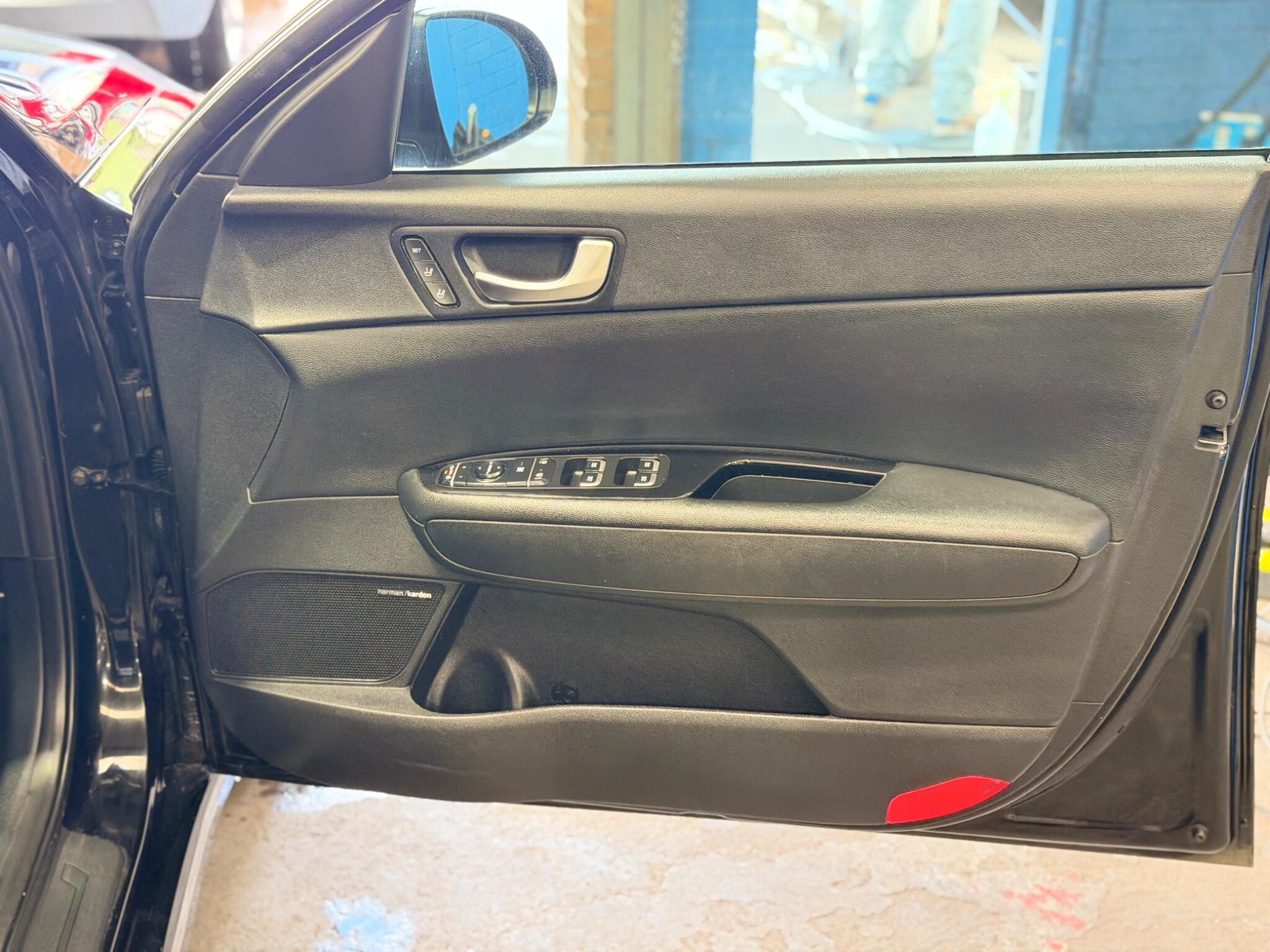 Kia Optima - Image 23