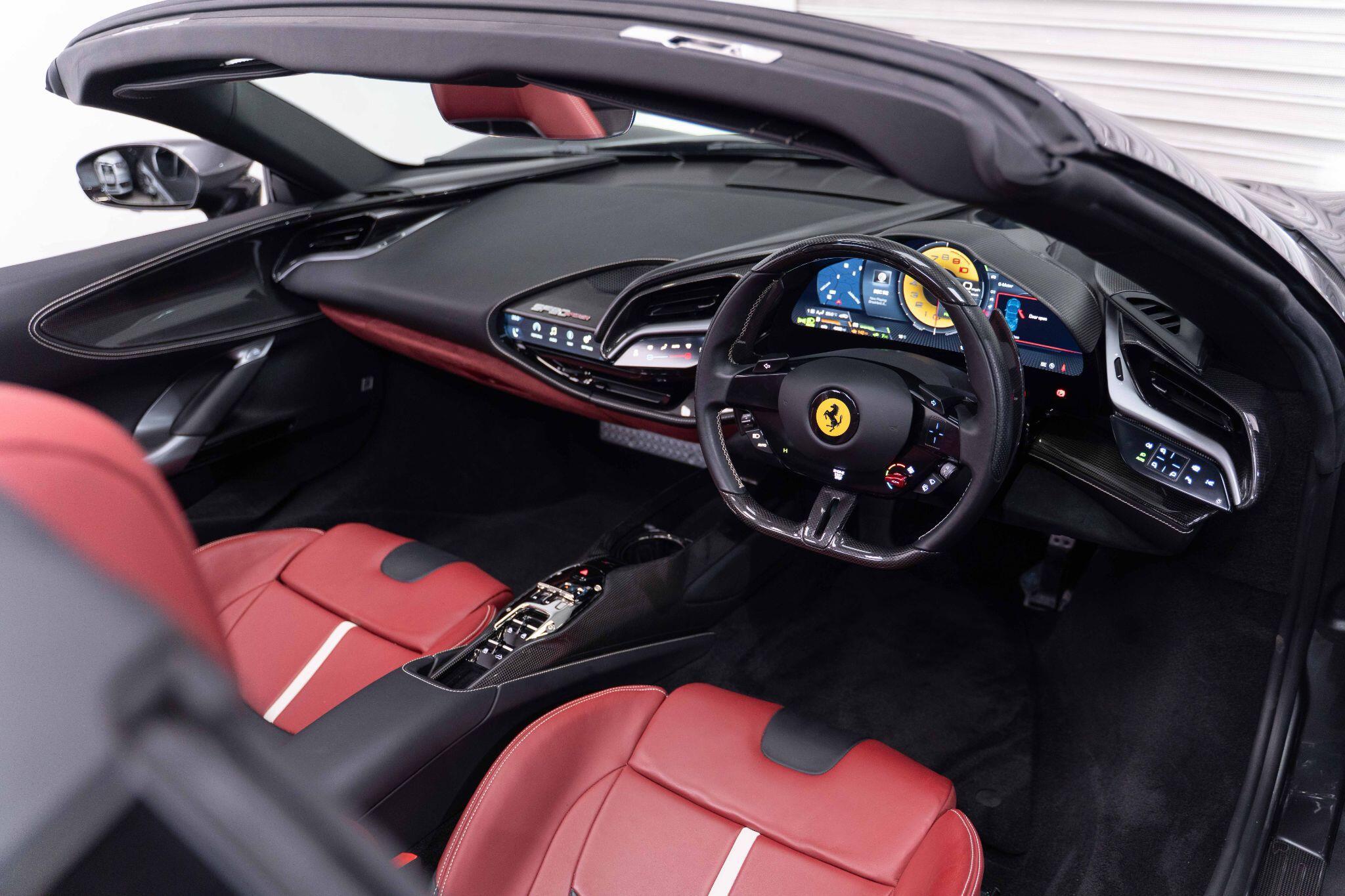 Ferrari SF90 Spider - Image 28