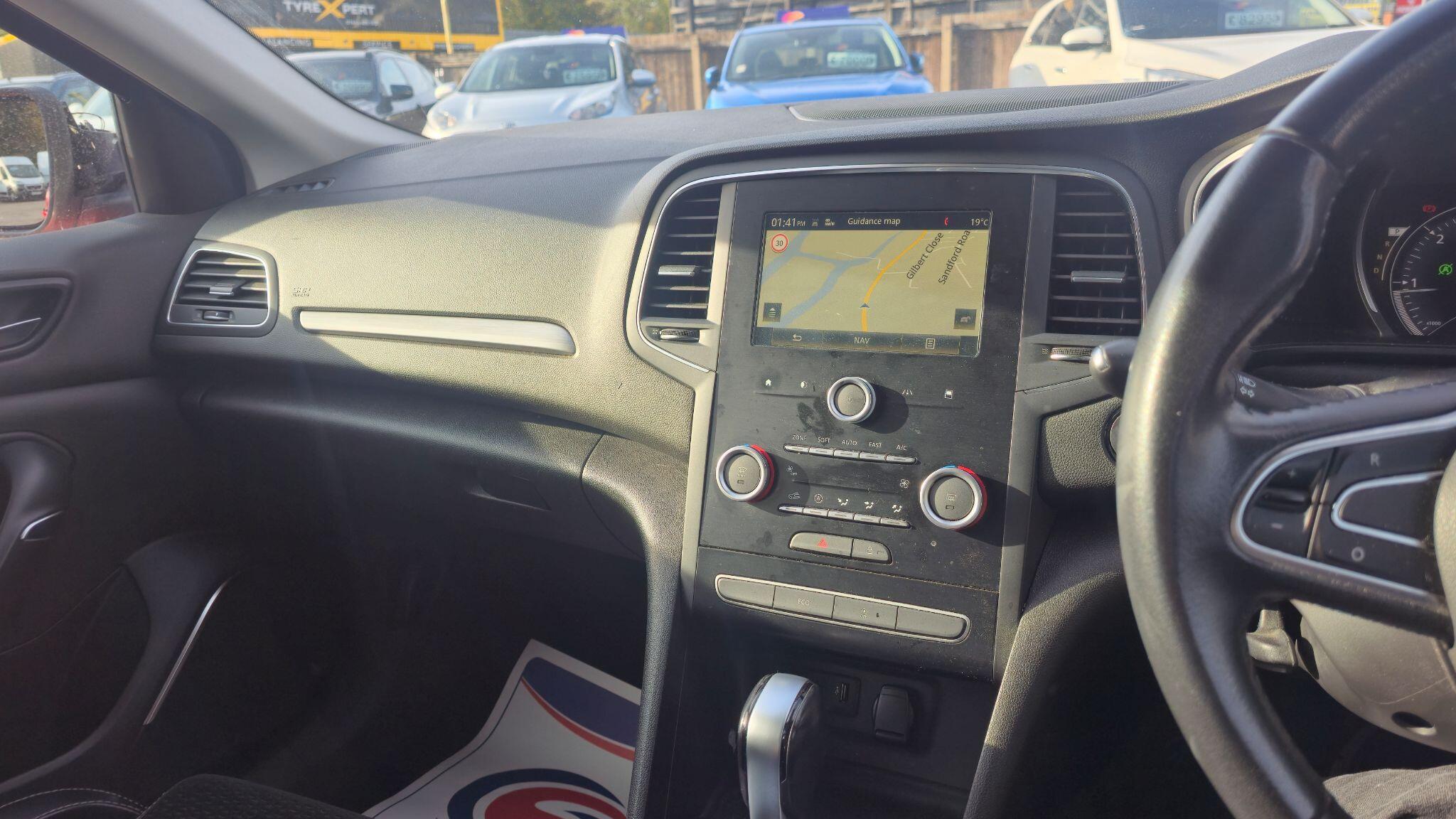 Renault Megane - Image 12
