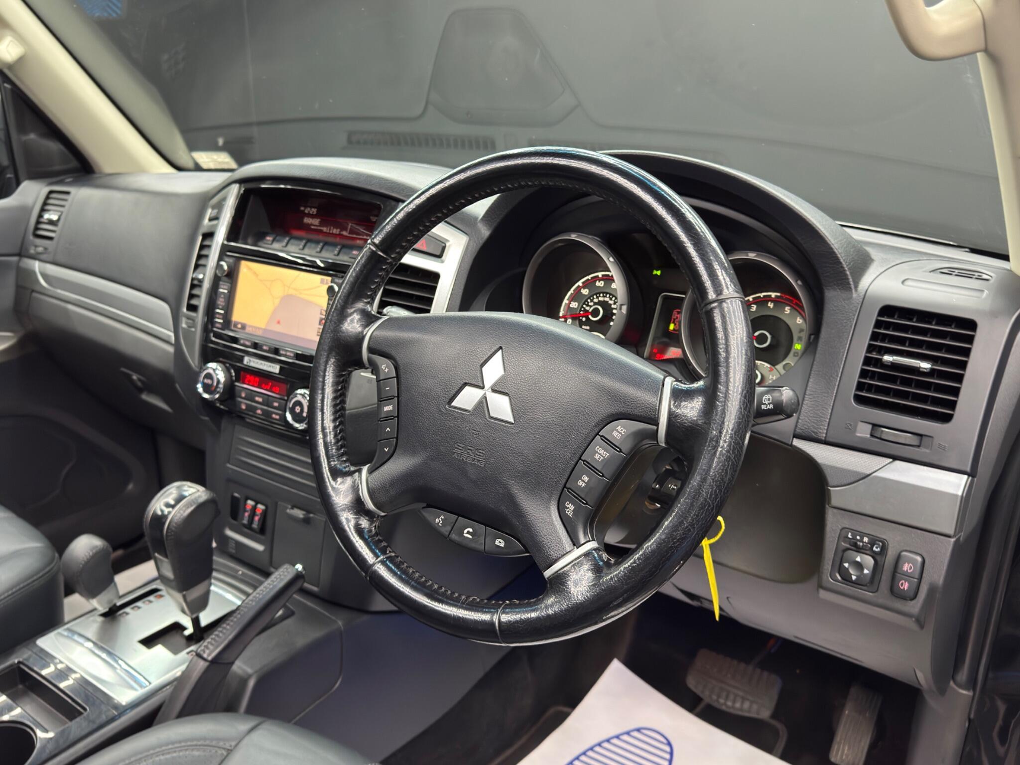Mitsubishi Shogun - Image 9