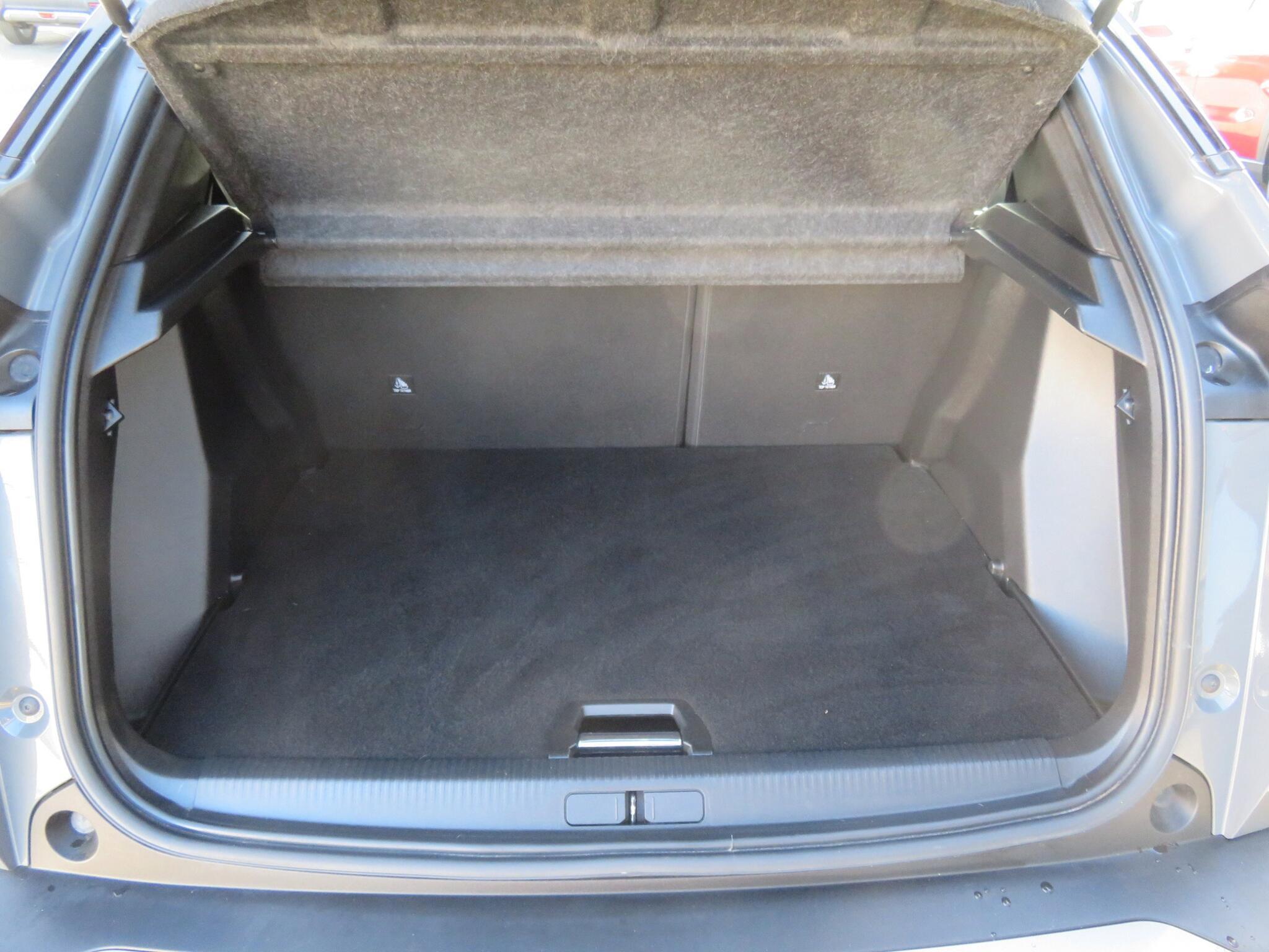 Peugeot 2008 - Image 12