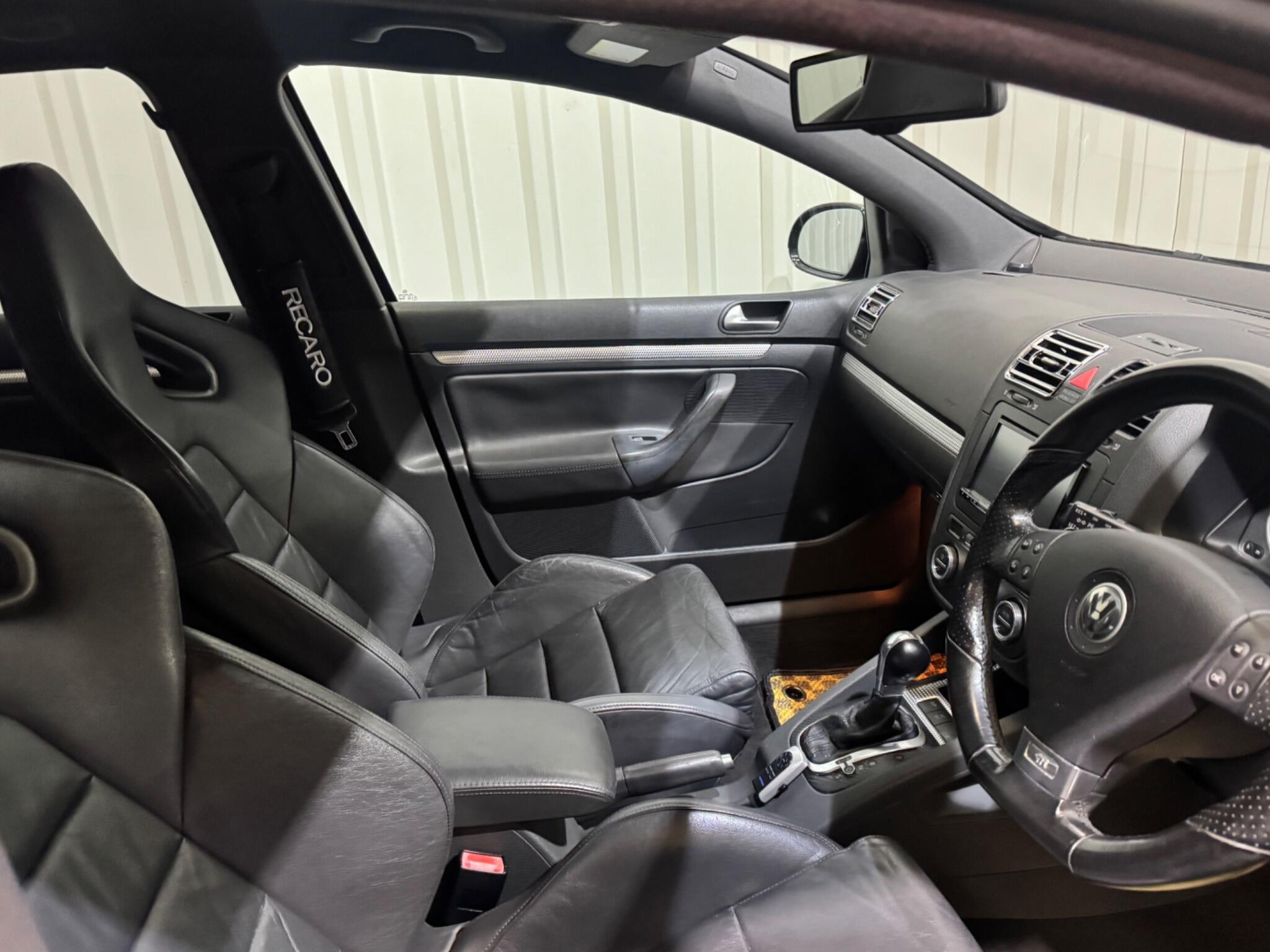 Volkswagen Golf - Image 12