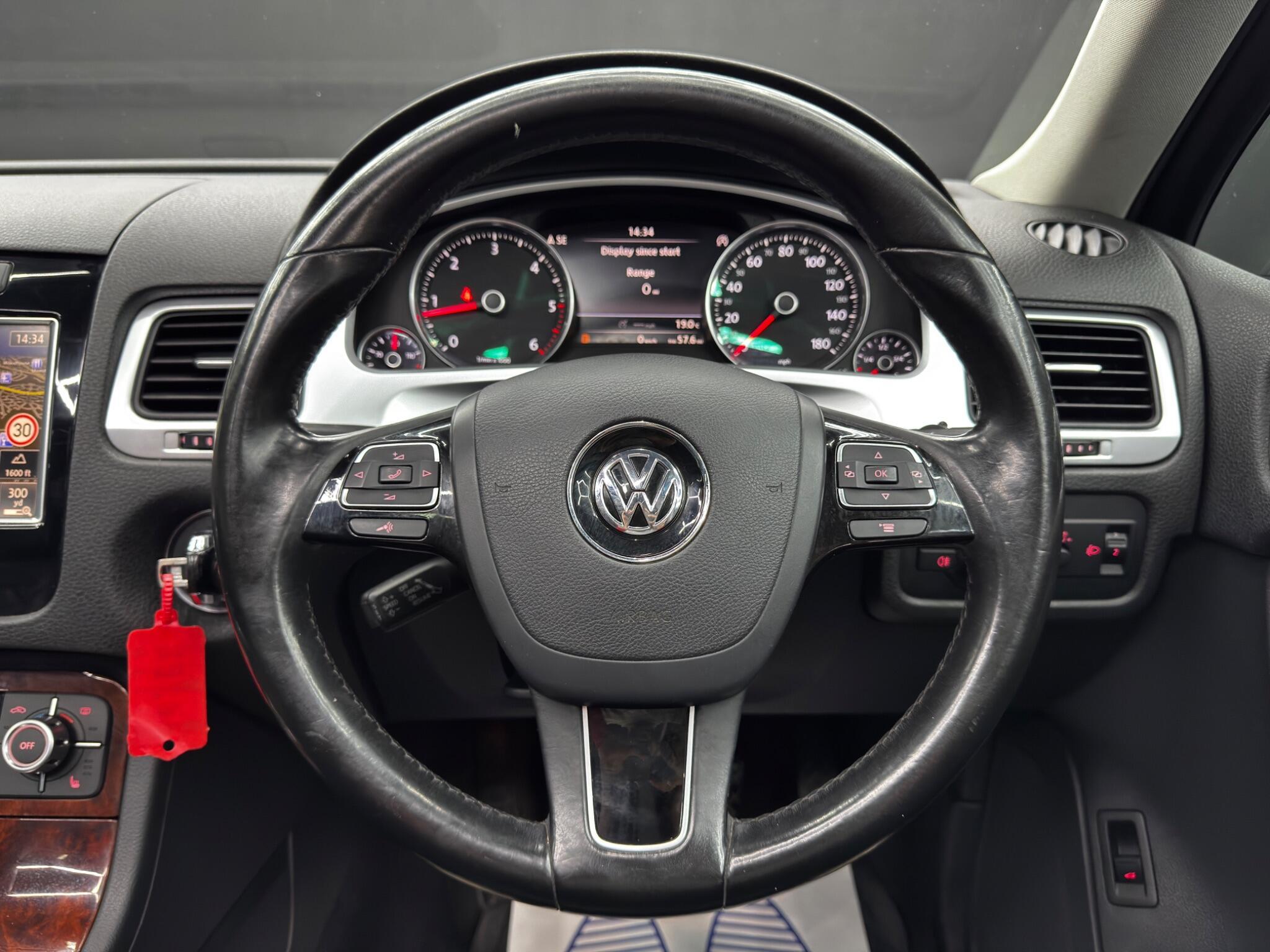 Volkswagen Touareg - Image 19