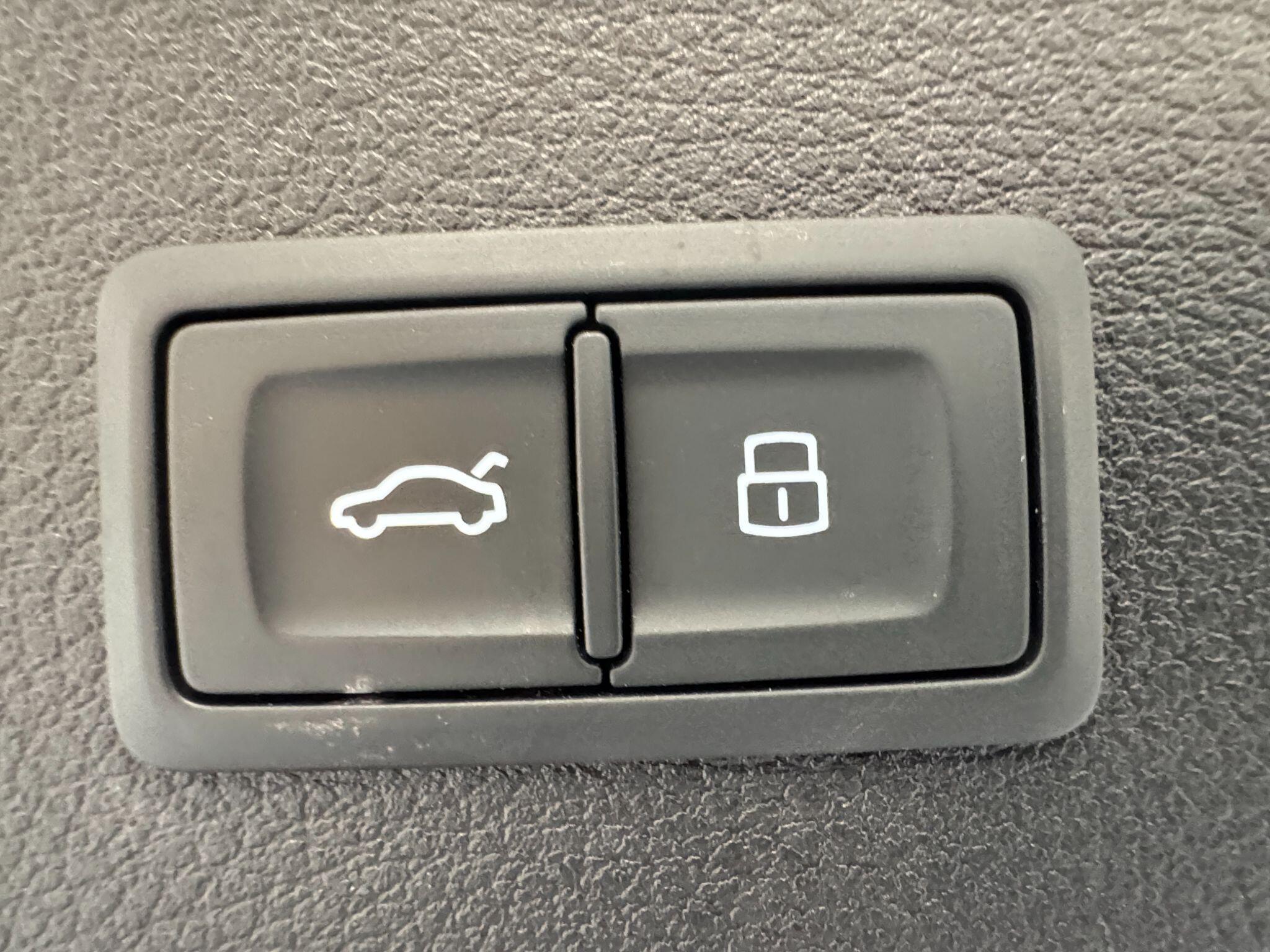 Audi E-Tron - Image 63