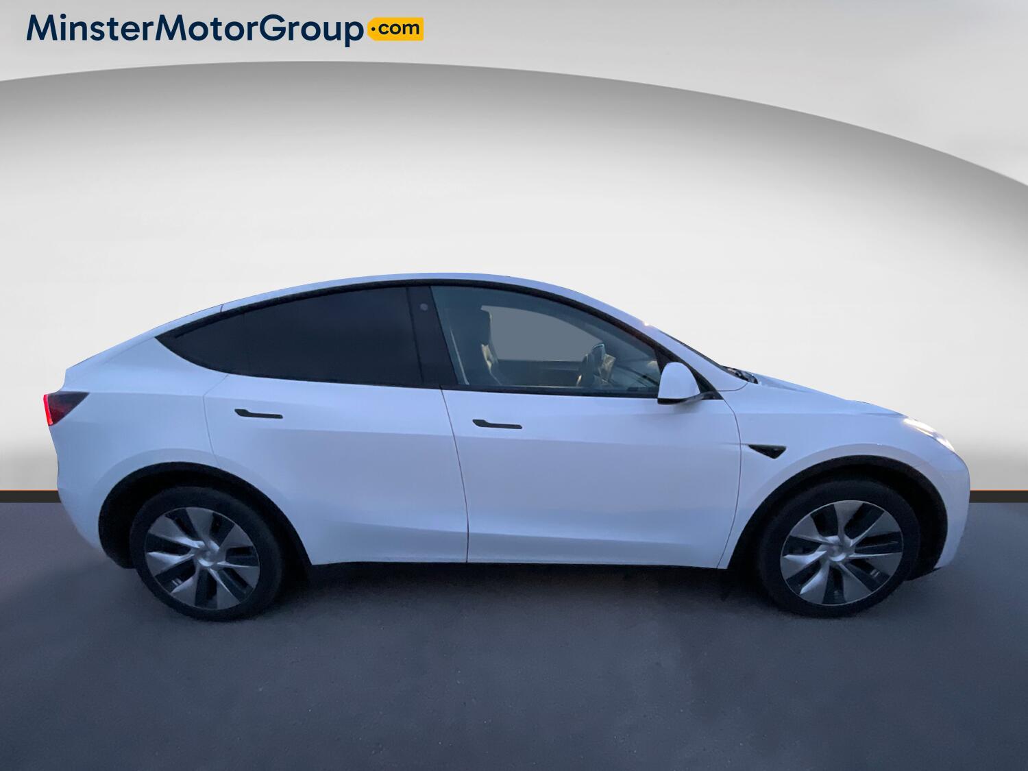 Tesla Model Y - Image 2