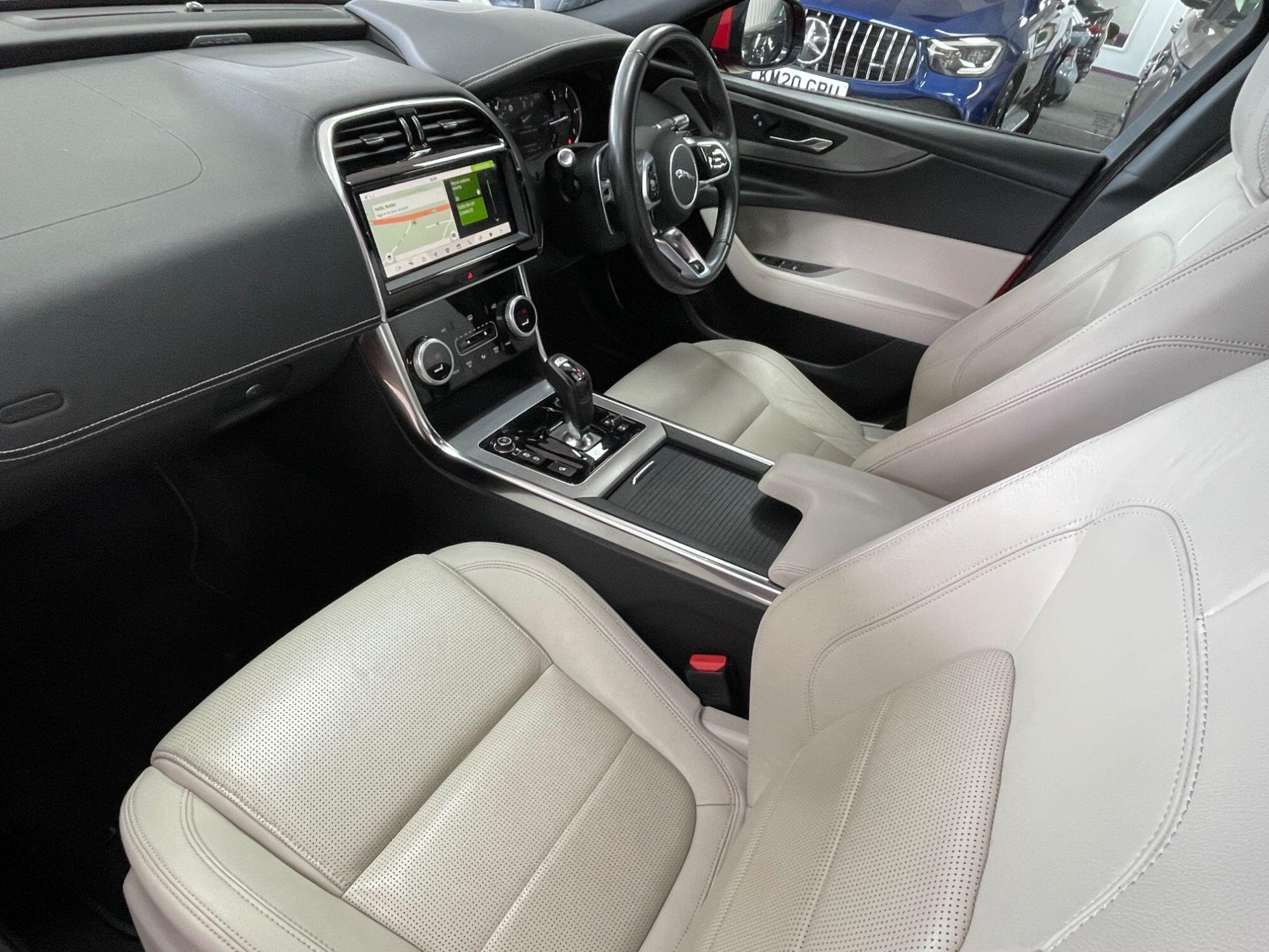 Jaguar XE - Image 32