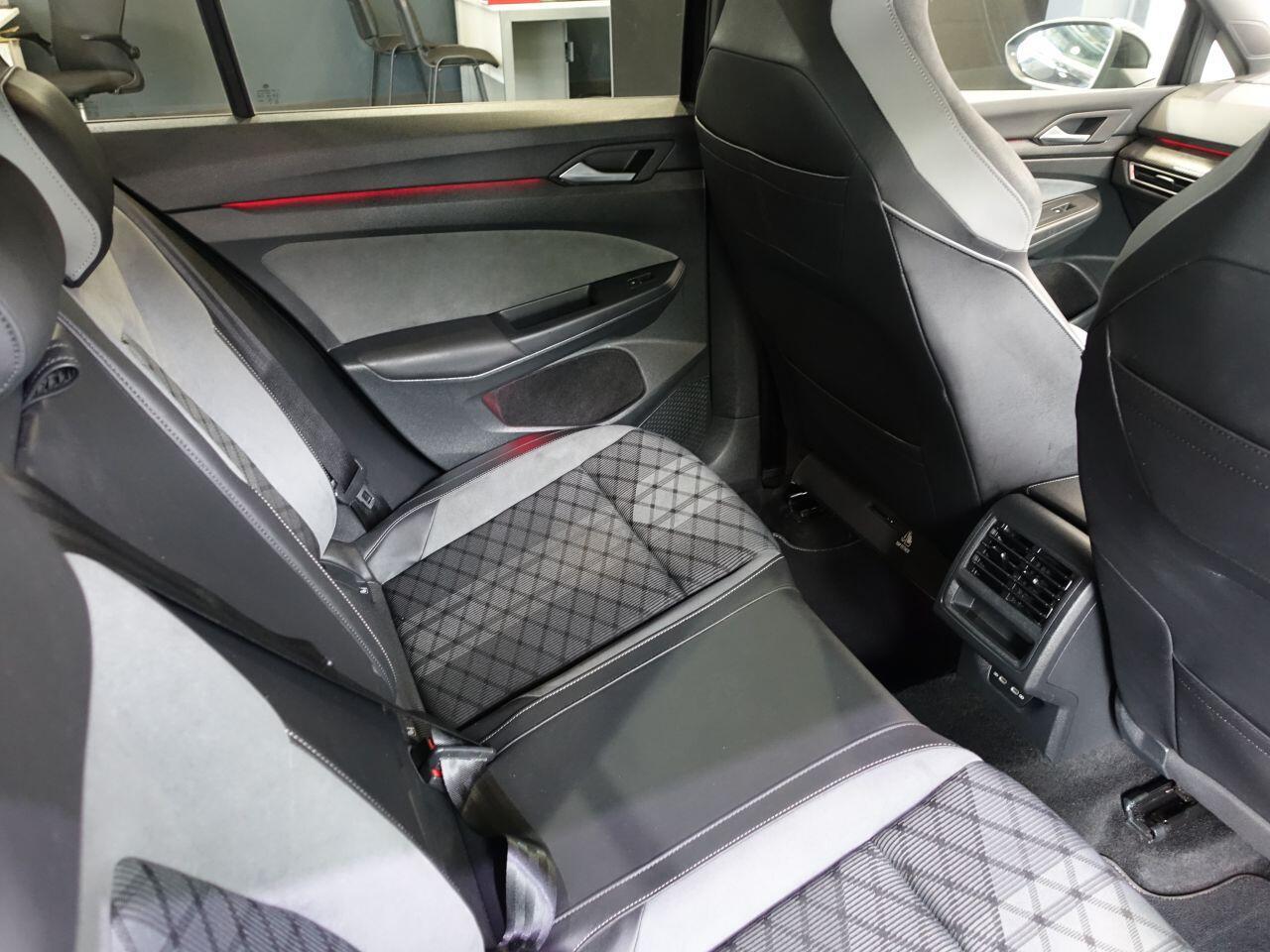 Volkswagen Golf - Image 15