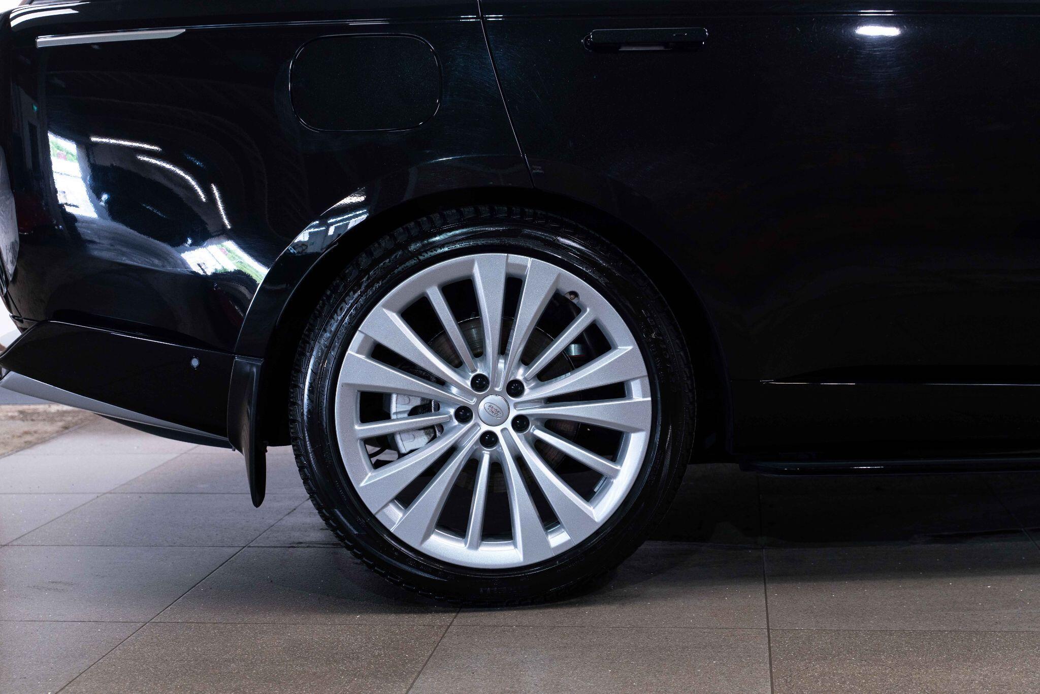 Land Rover Range Rover - Image 12