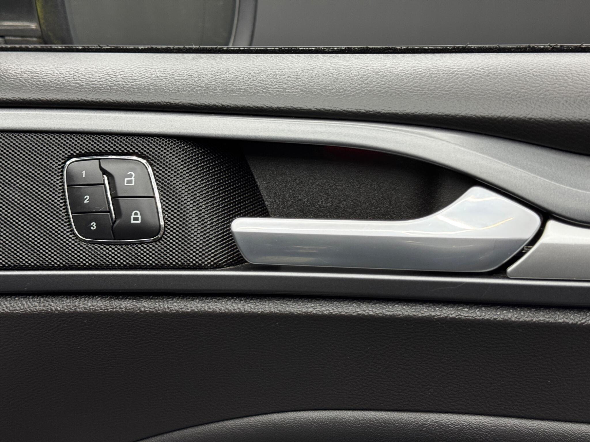 Ford Mondeo - Image 41