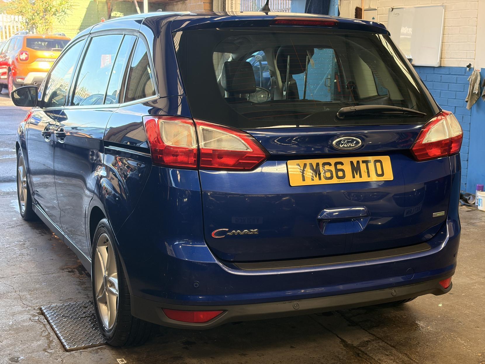 Ford Grand C-MAX - Image 7