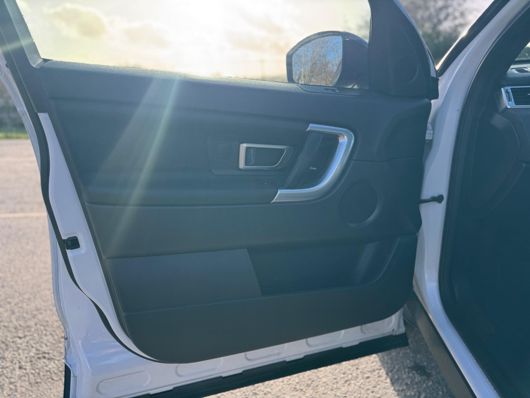 Land Rover DISCOVERY SPORT - Image 35