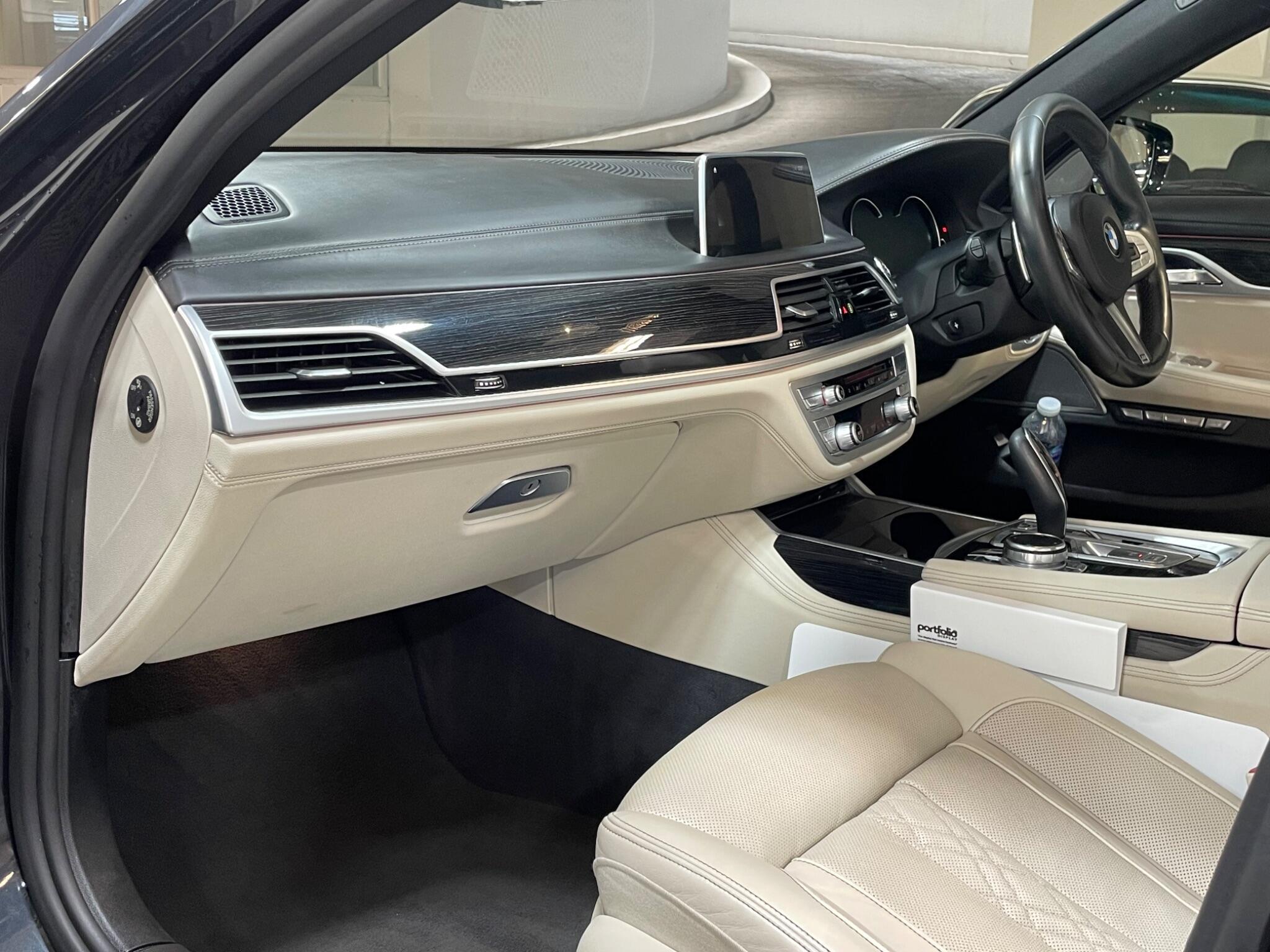BMW 7 Series - Image 11