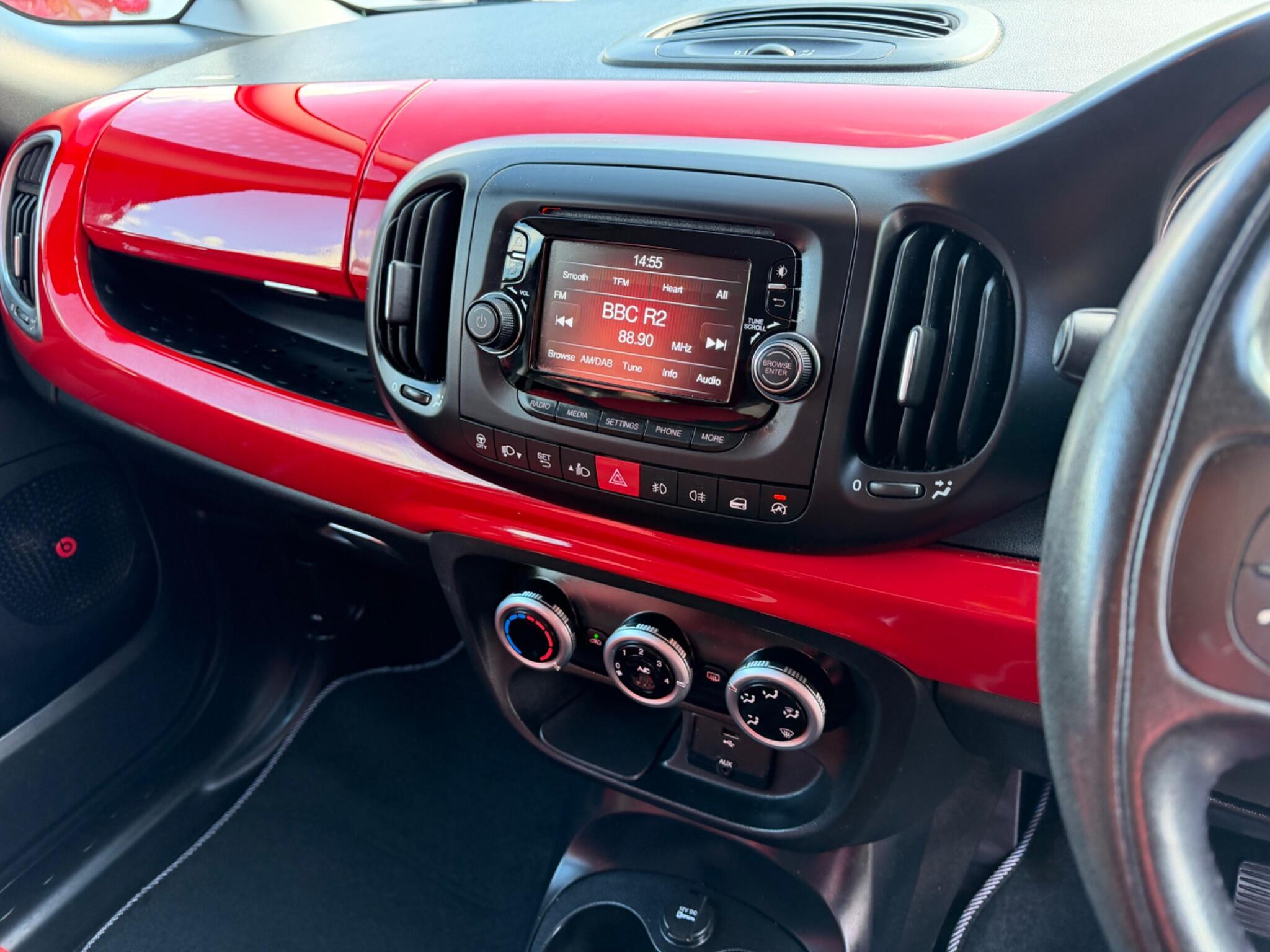 Fiat 500L - Image 10