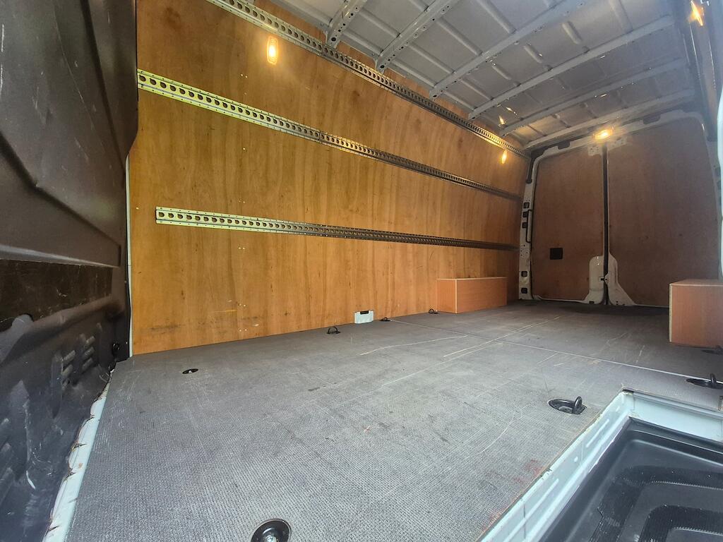 Mercedes Sprinter - Image 11