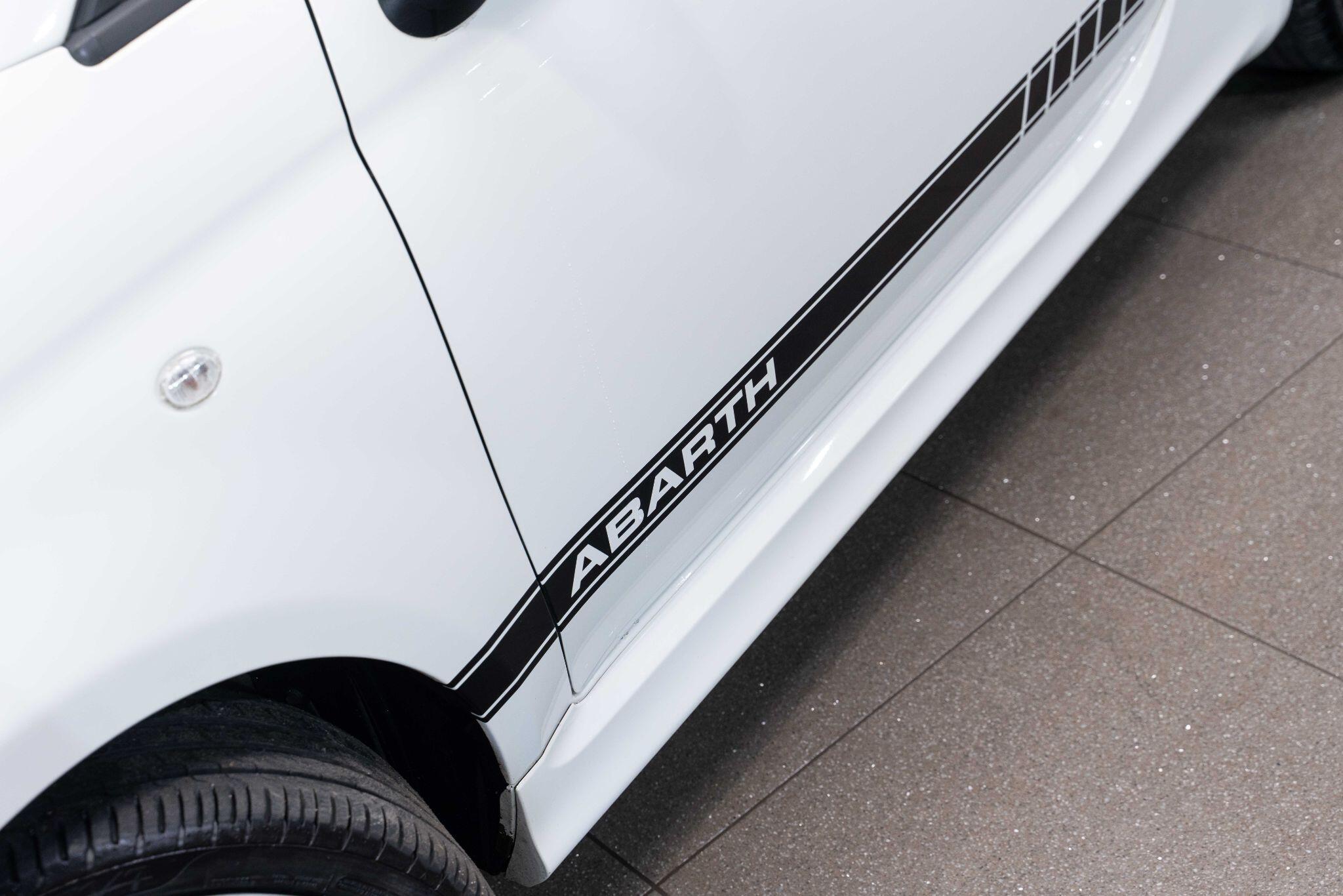 Abarth 595 - Image 9