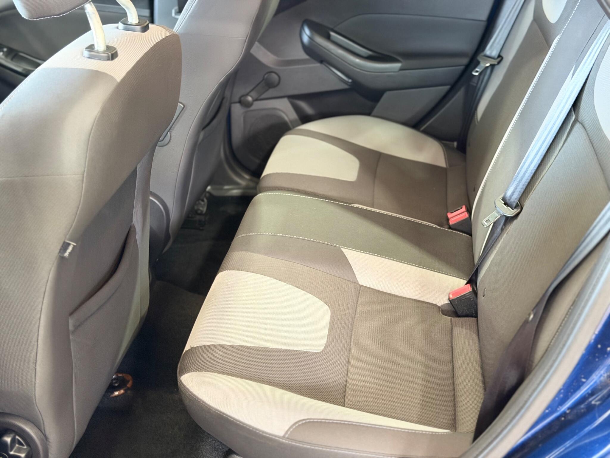 Ford Focus - Image 35