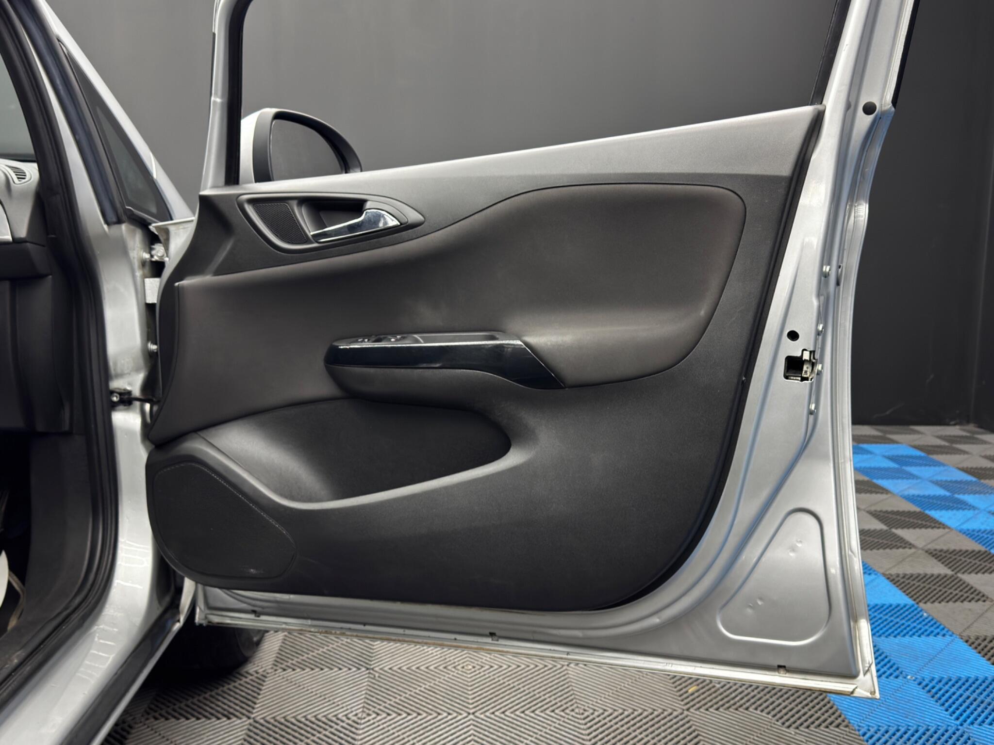 Vauxhall Corsa - Image 32