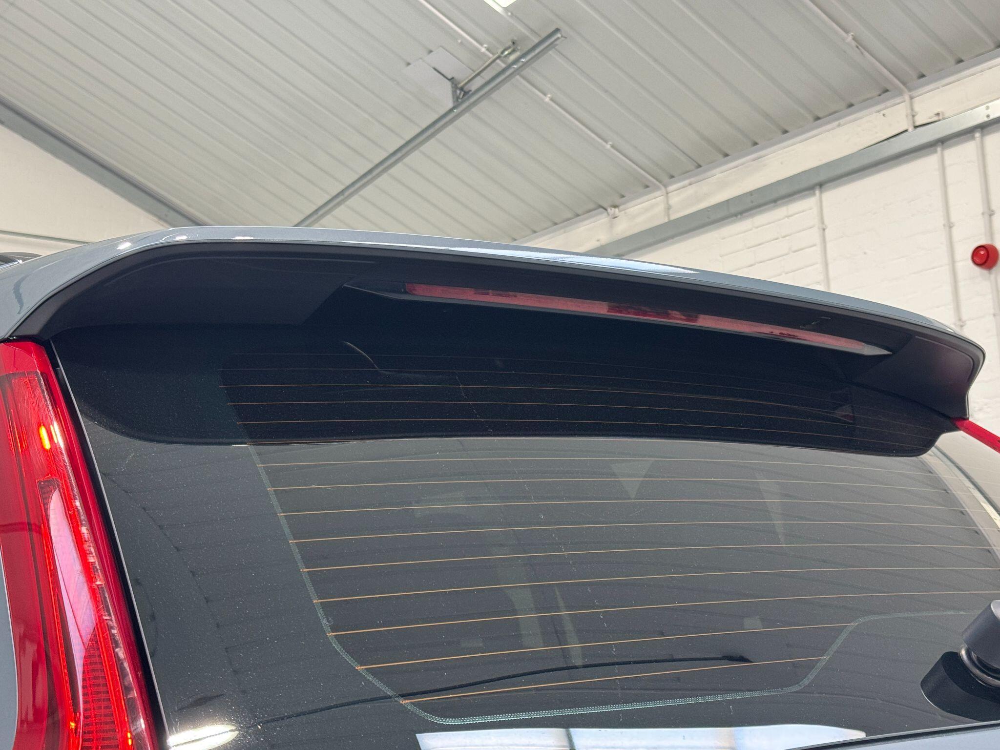 Volvo XC90 - Image 70