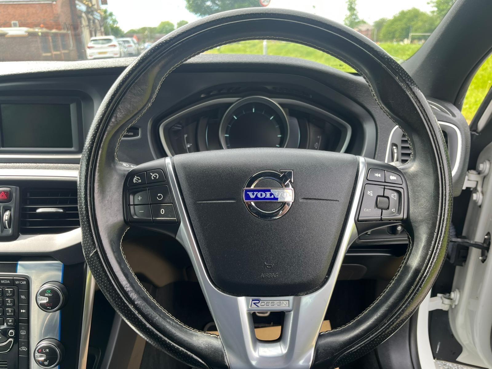 Volvo V40 - Image 11