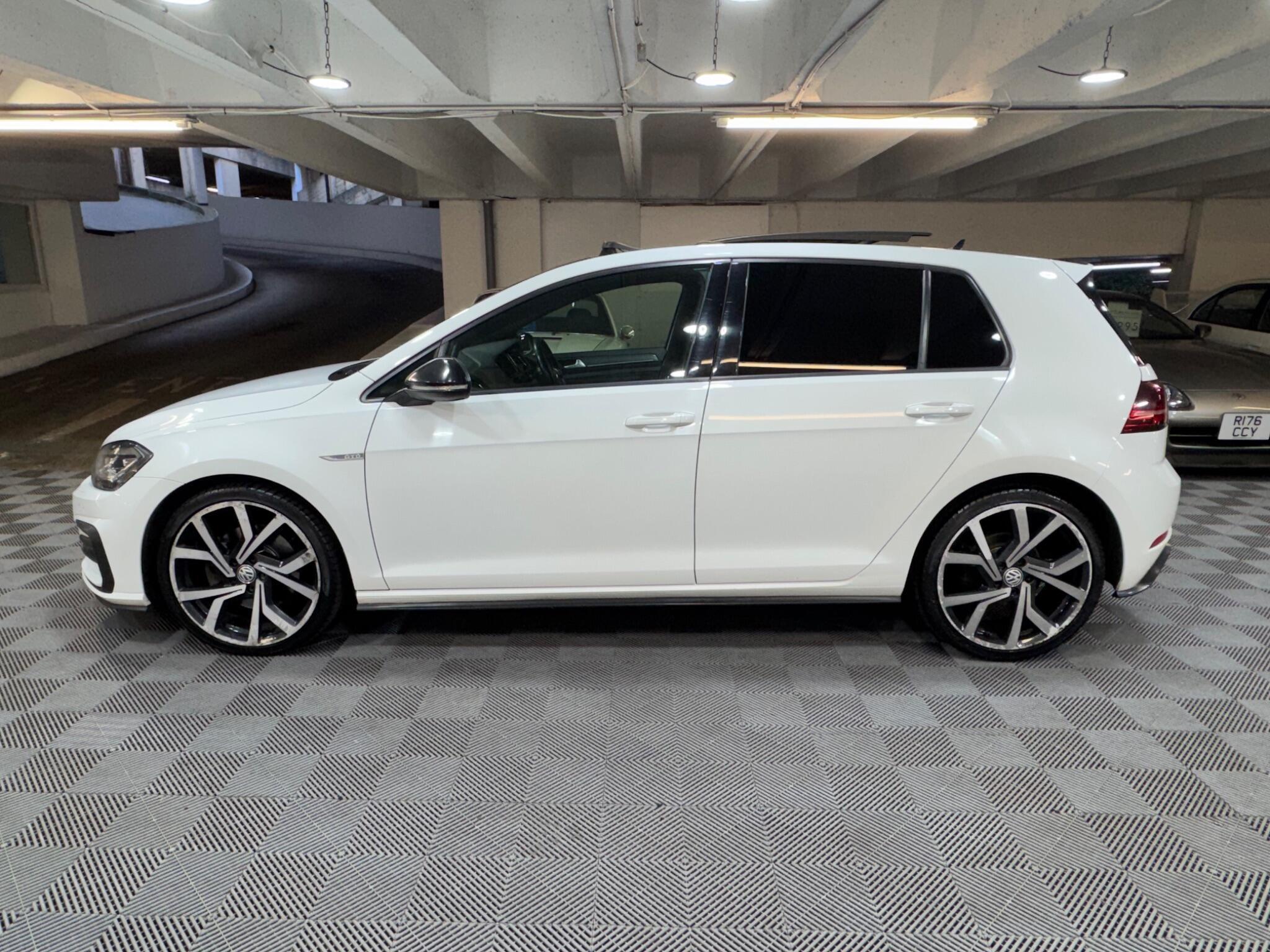 Volkswagen Golf - Image 2