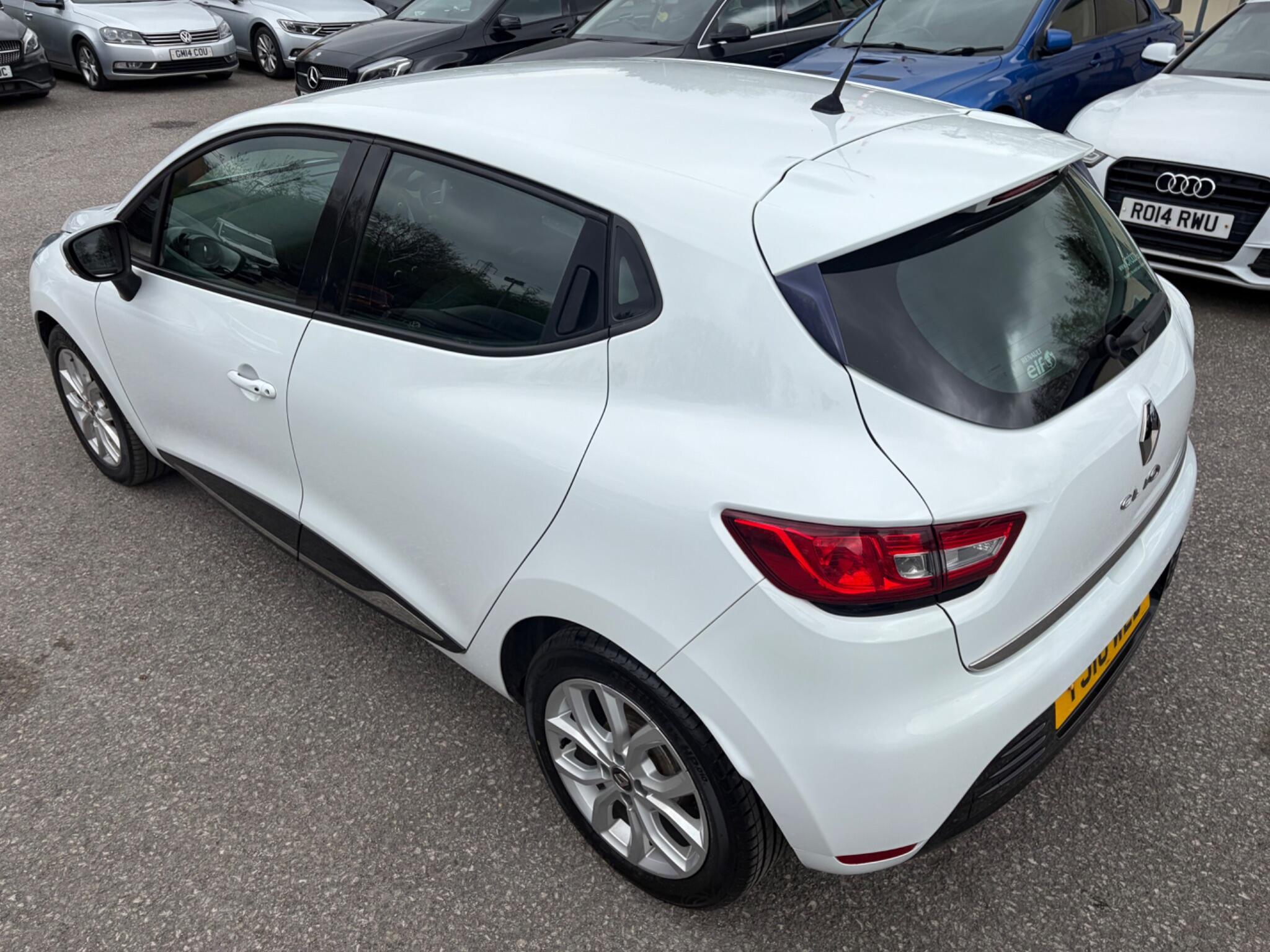 Renault Clio - Image 5