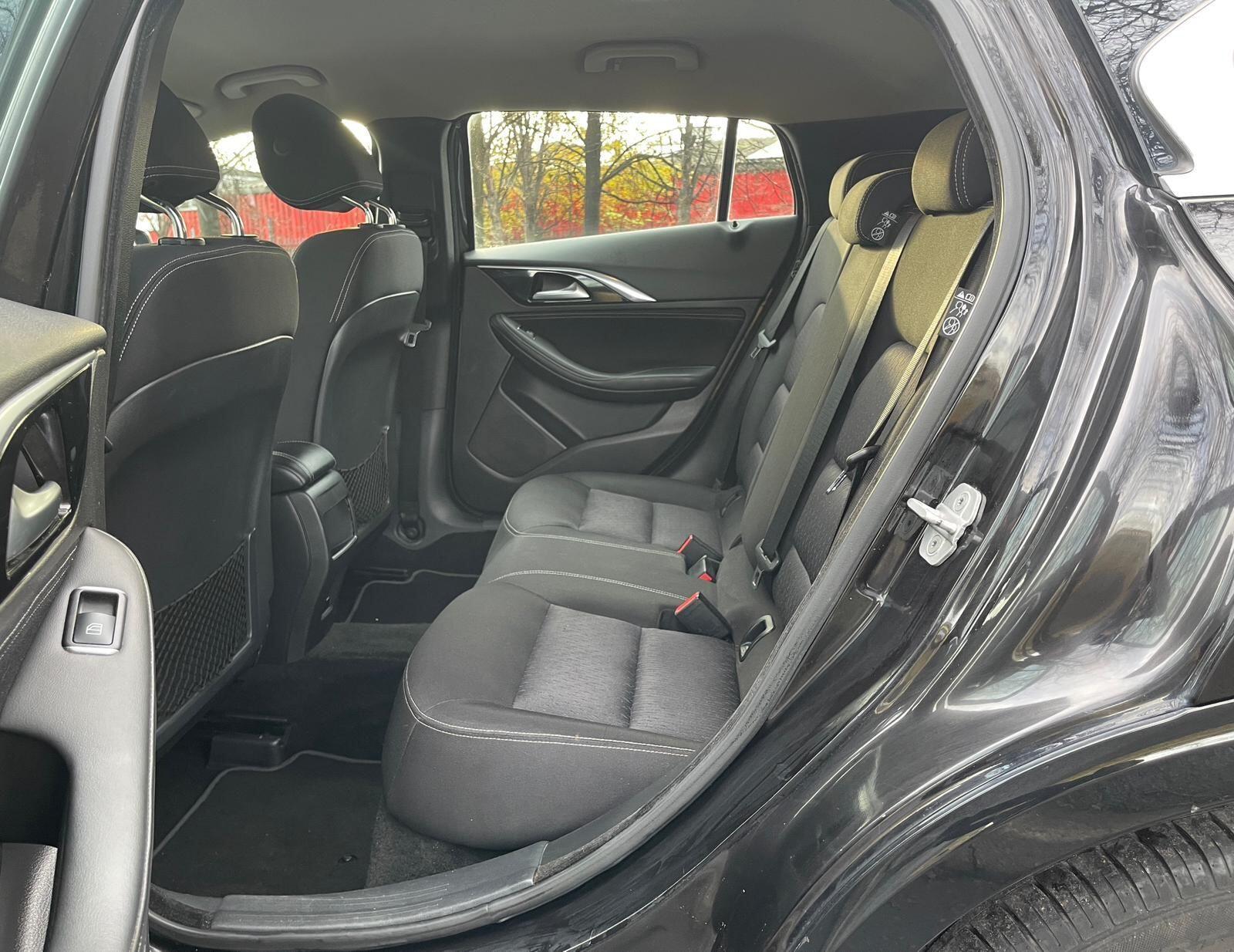 Infiniti Q30 - Image 26