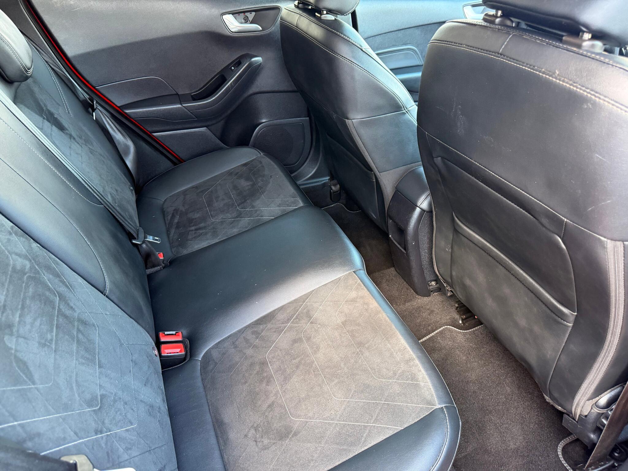 Ford Fiesta - Image 18