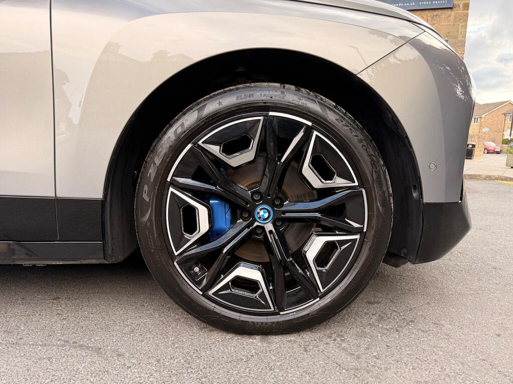 BMW IX - Image 15