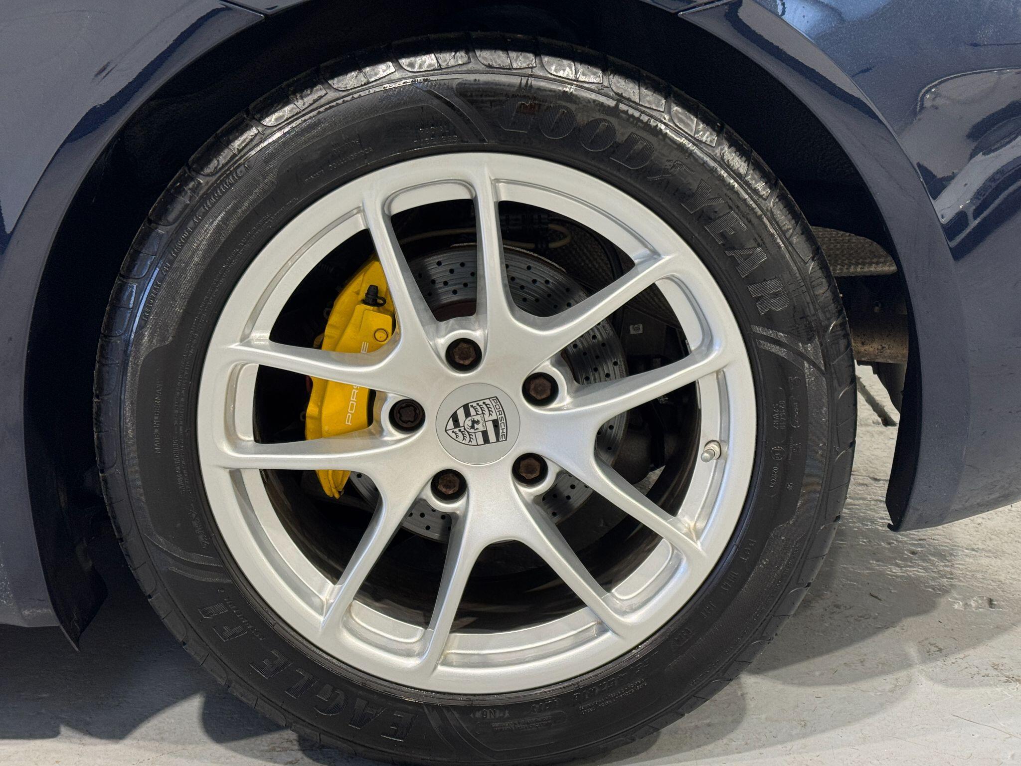 Porsche 718 Cayman - Image 24