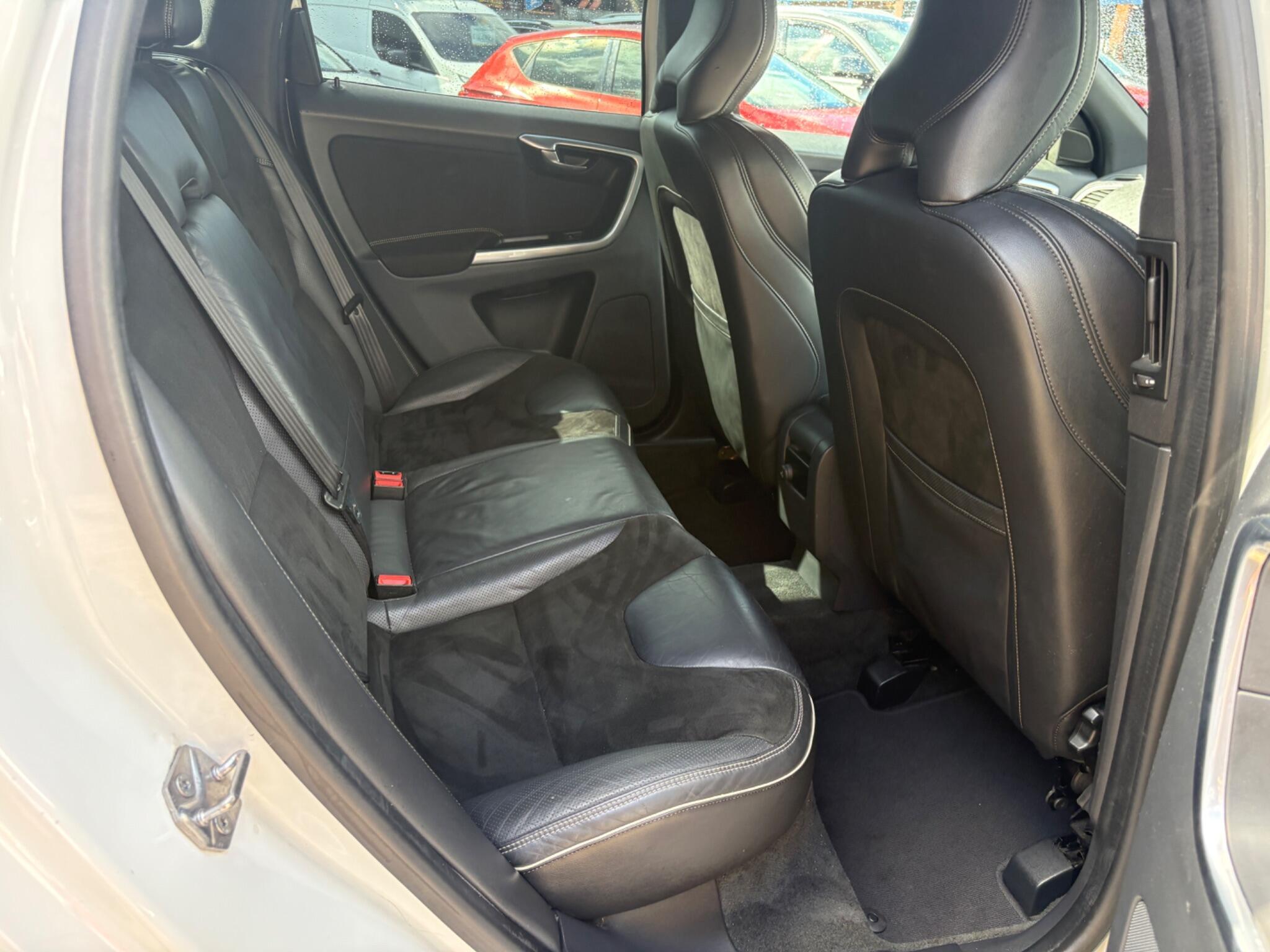 Volvo XC60 - Image 14