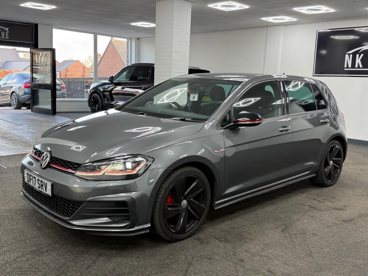 Volkswagen Golf - Image 10