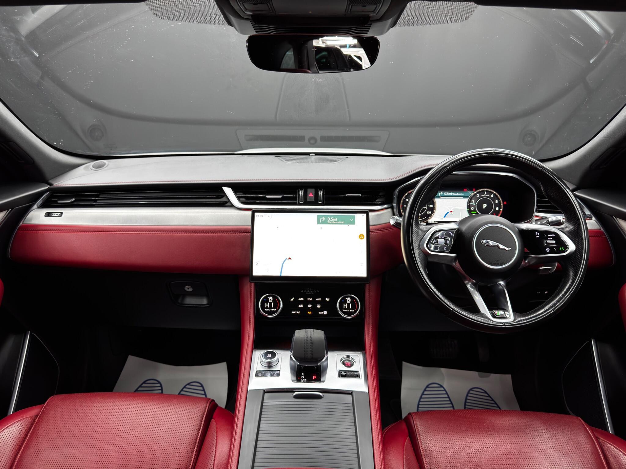 Jaguar F-Pace - Image 10