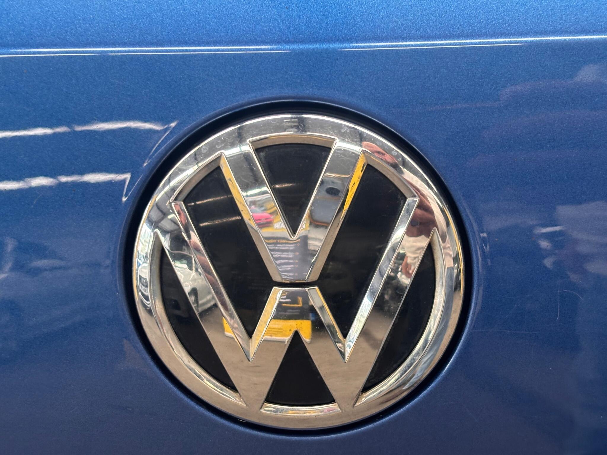Volkswagen Scirocco - Image 11