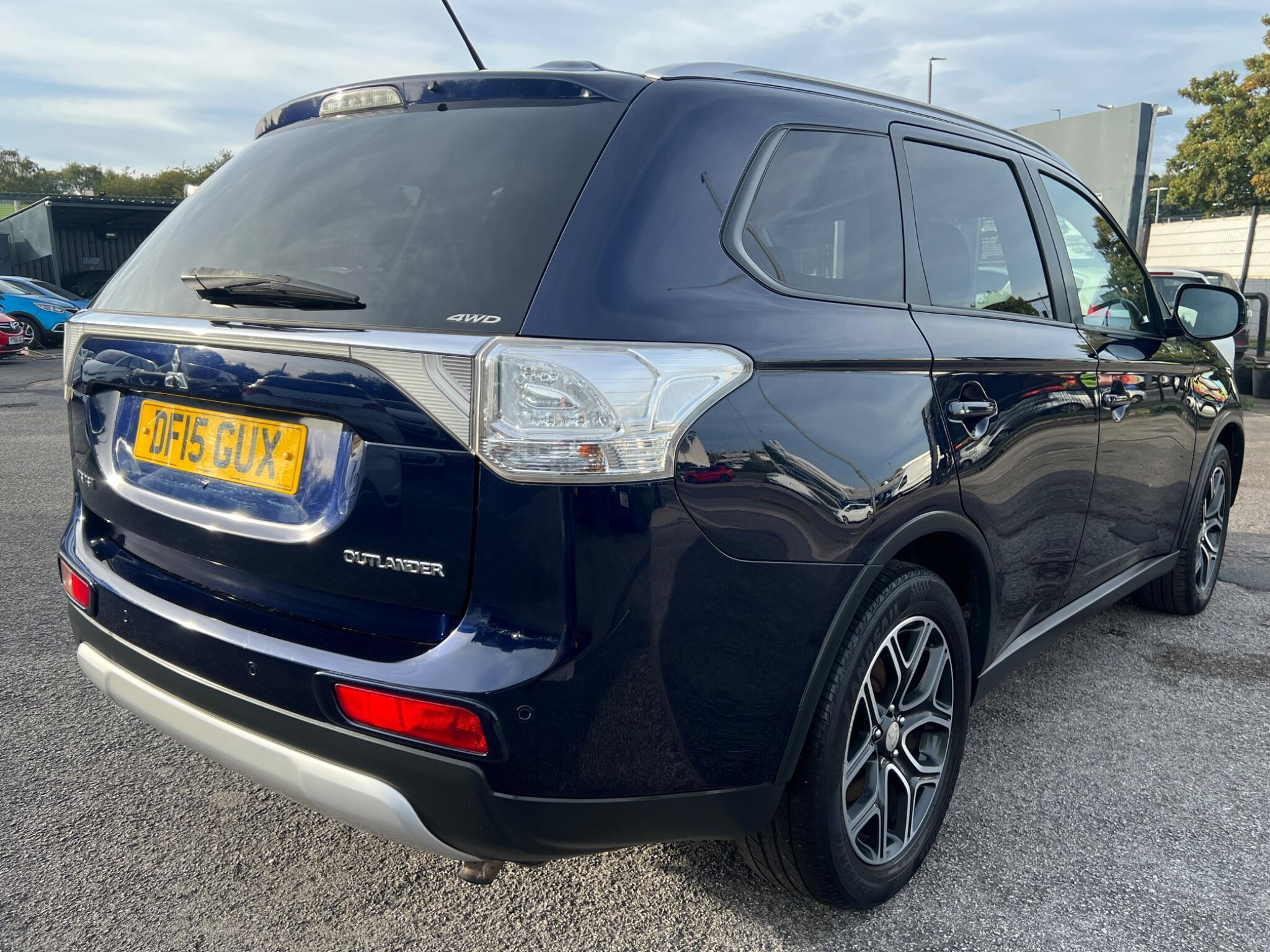 Mitsubishi Outlander - Image 8