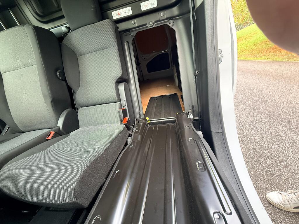 Vauxhall Combo - Image 20