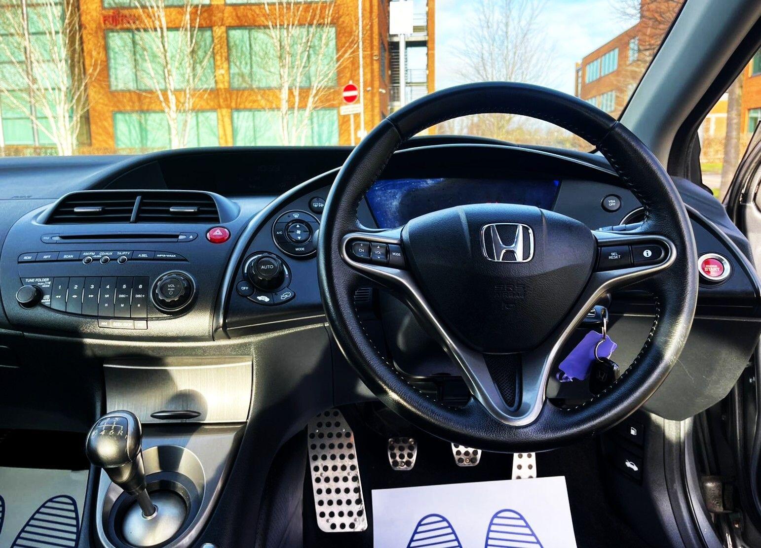 Honda Civic - Image 35