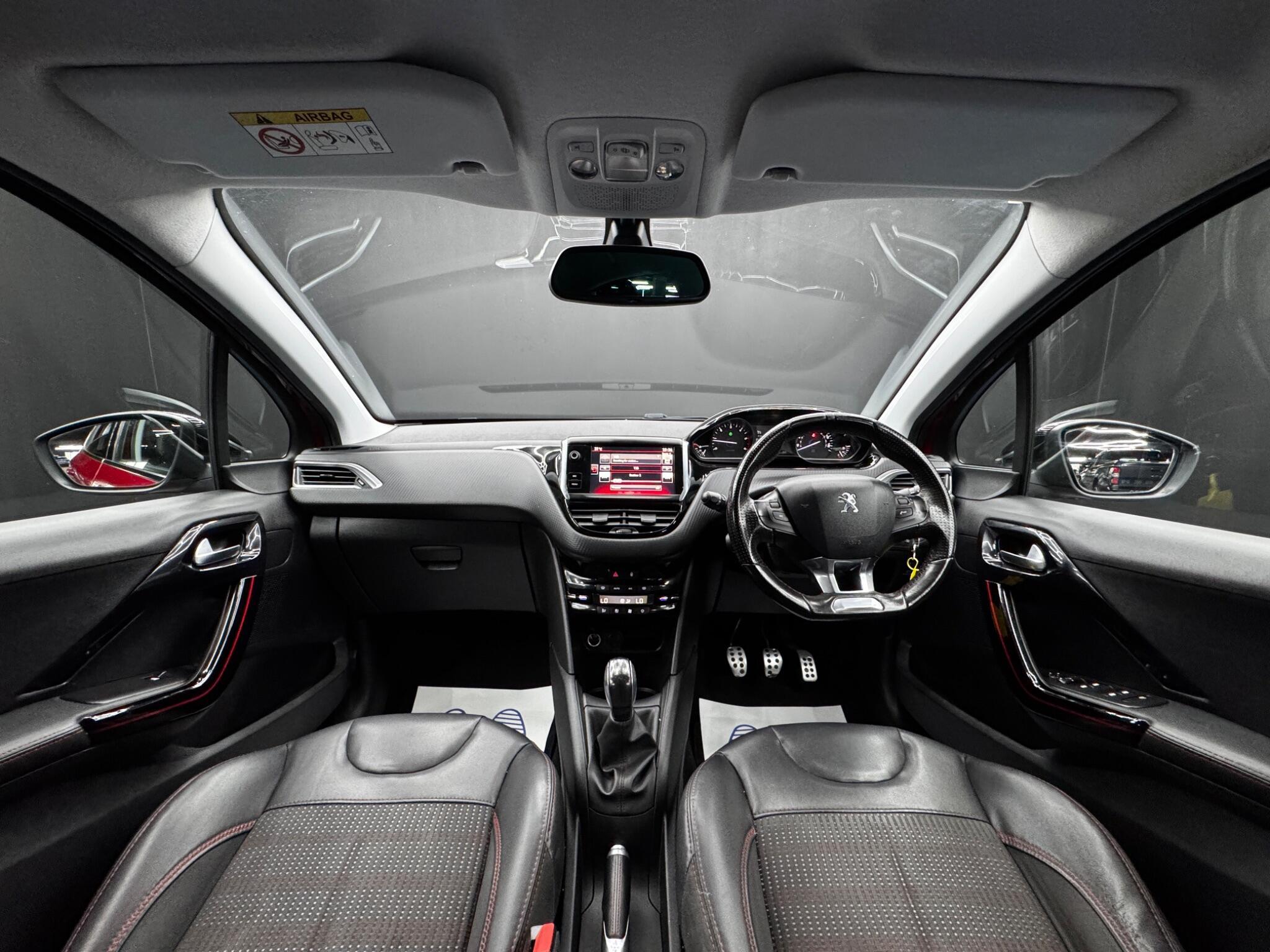 Peugeot 208 - Image 17