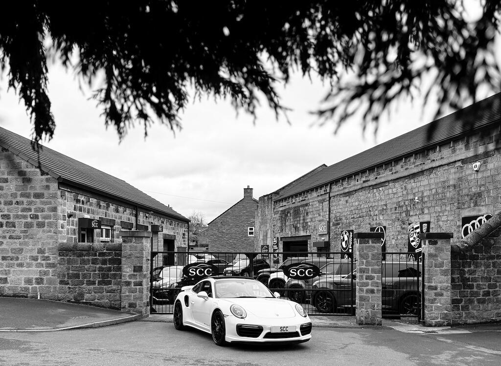 Porsche 911 - Image 26